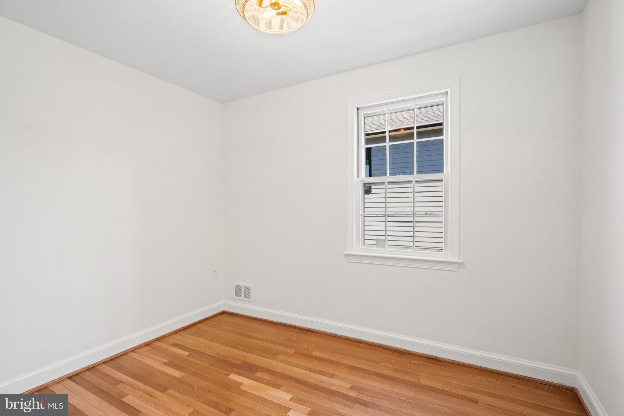 GREENWICH FOREST - Residential