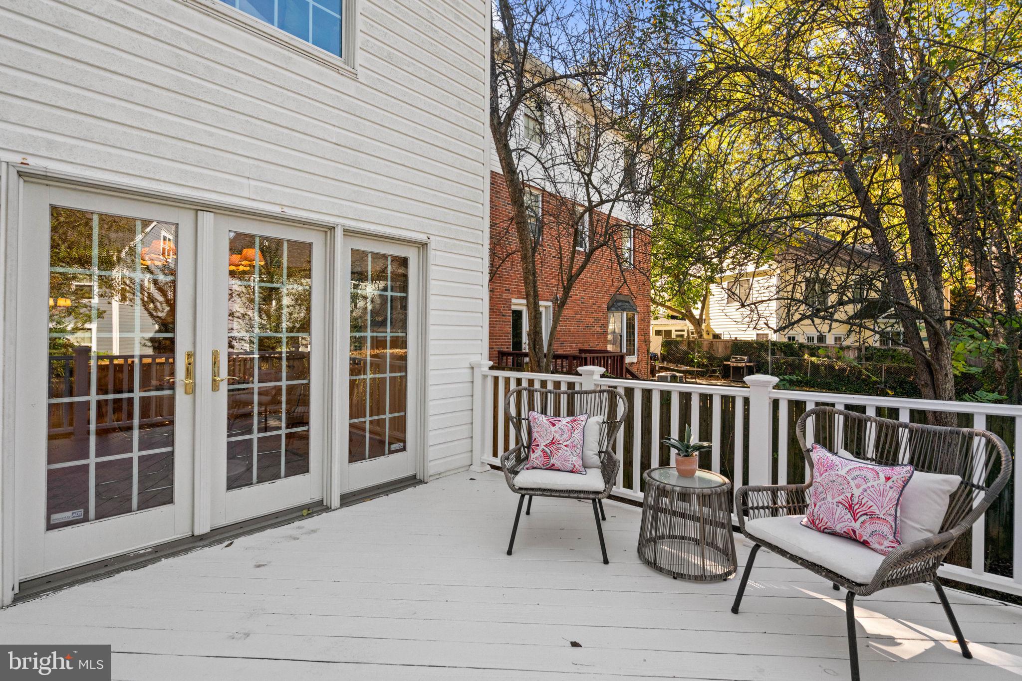 GREENWICH FOREST - Residential