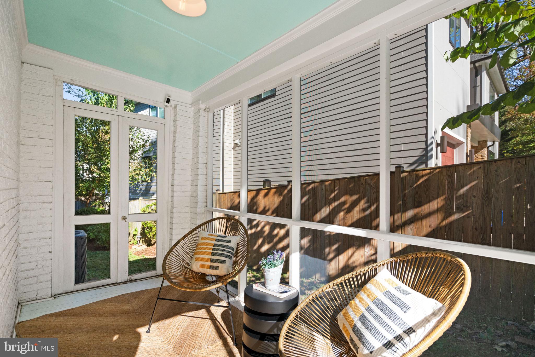 GREENWICH FOREST - Residential