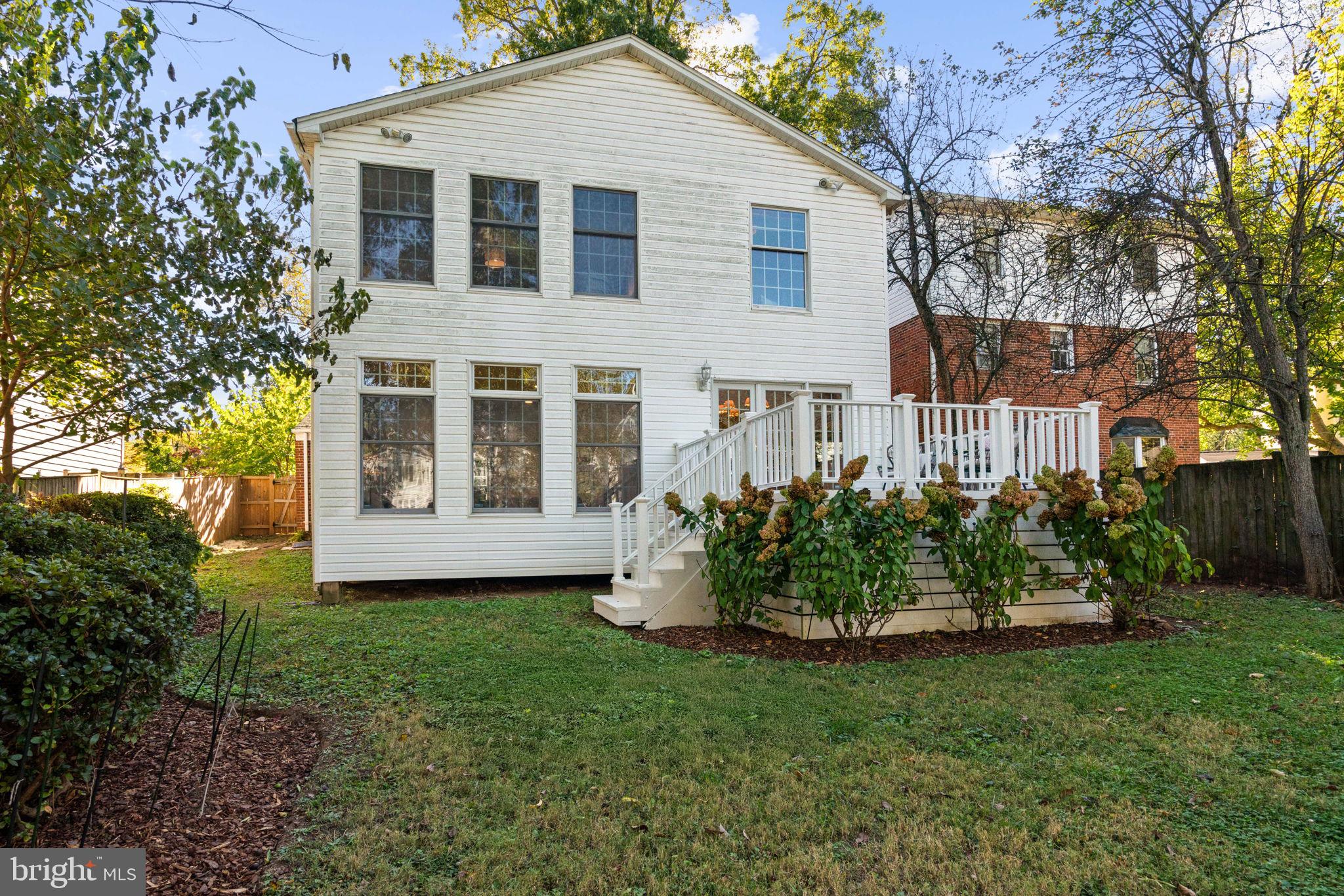 GREENWICH FOREST - Residential