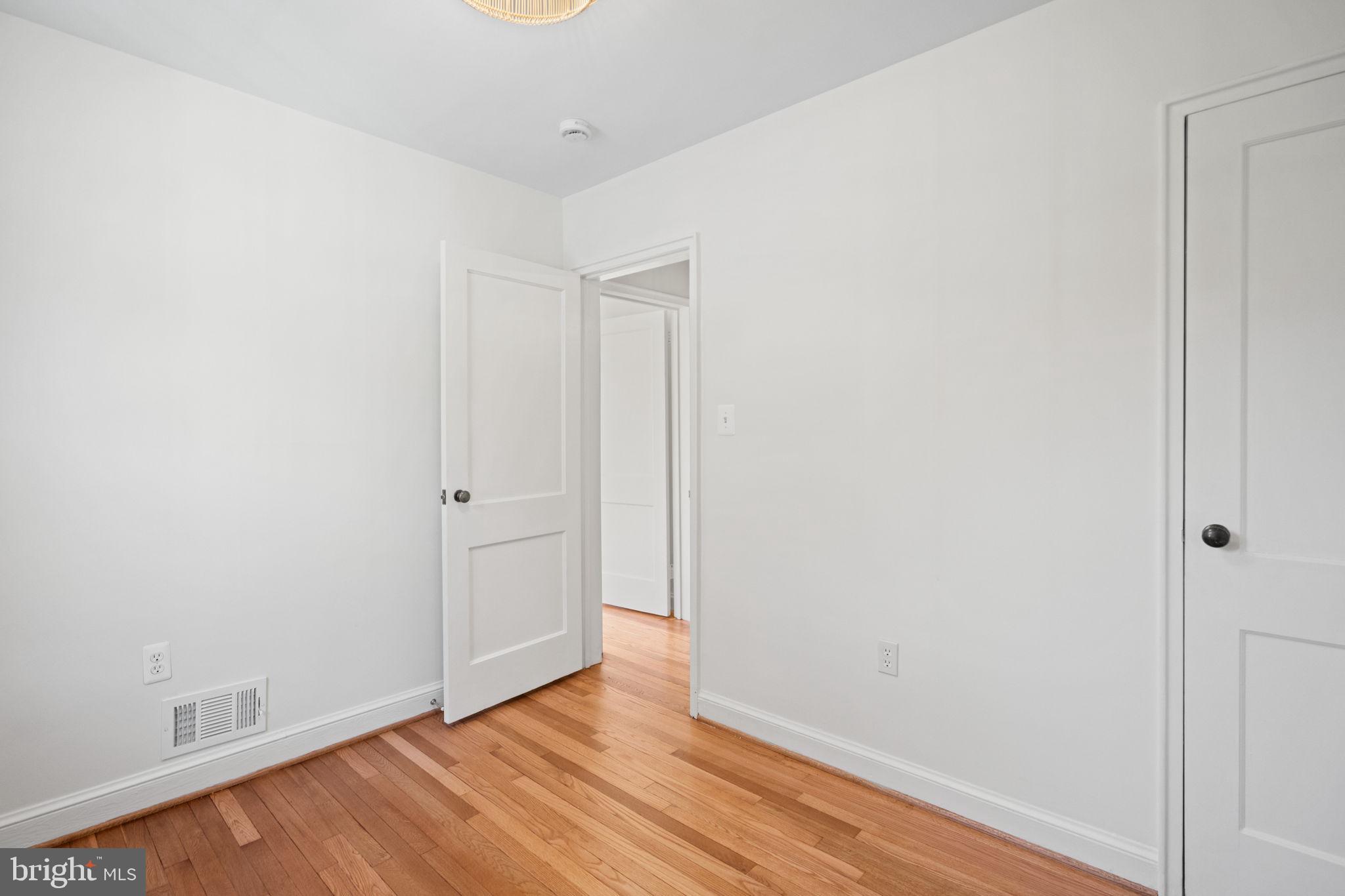 GREENWICH FOREST - Residential