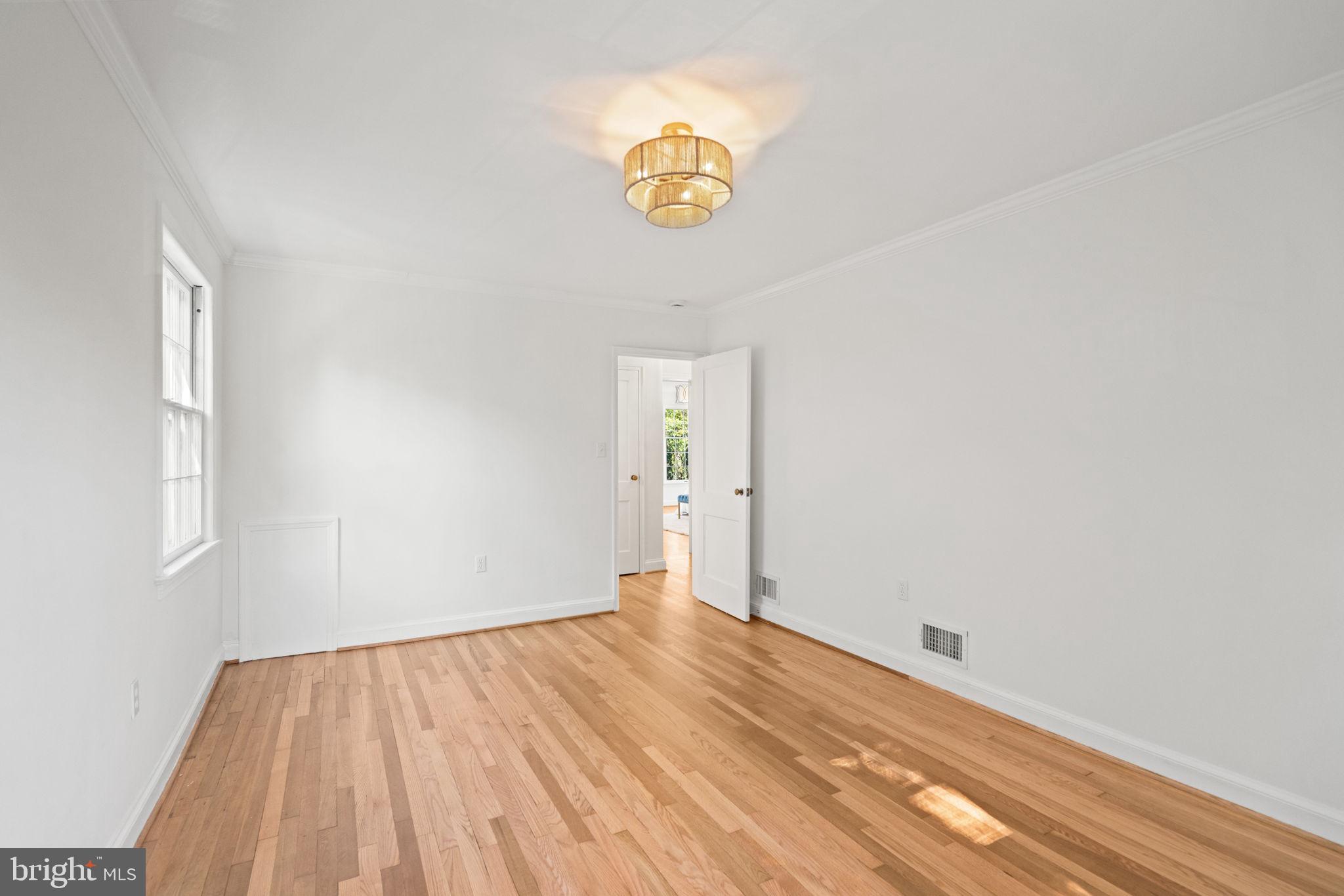 GREENWICH FOREST - Residential