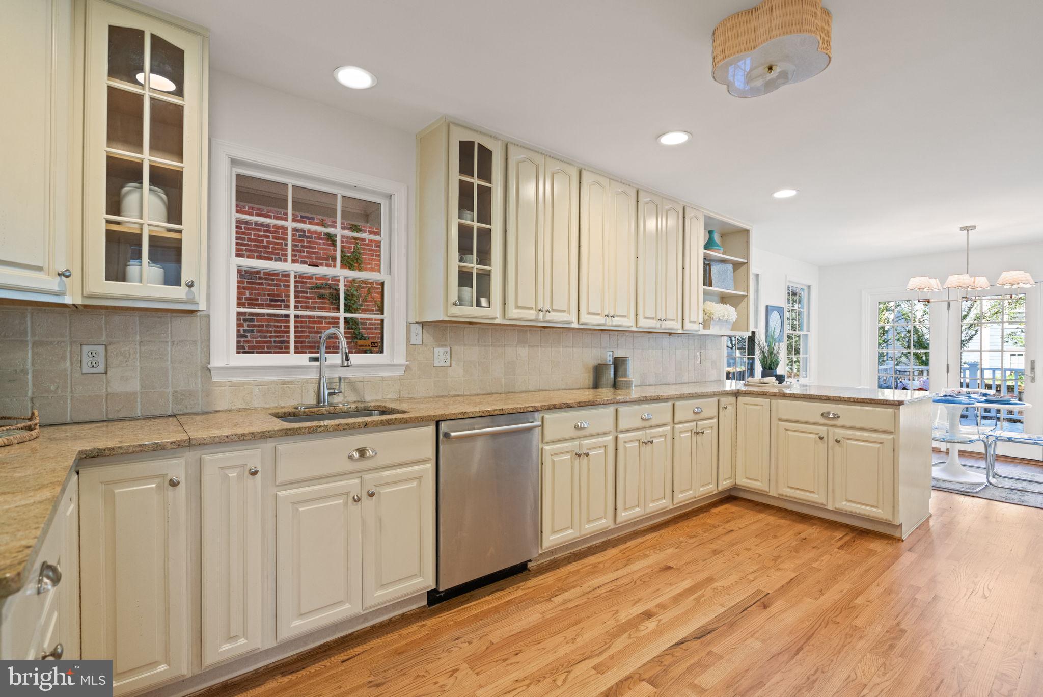 GREENWICH FOREST - Residential