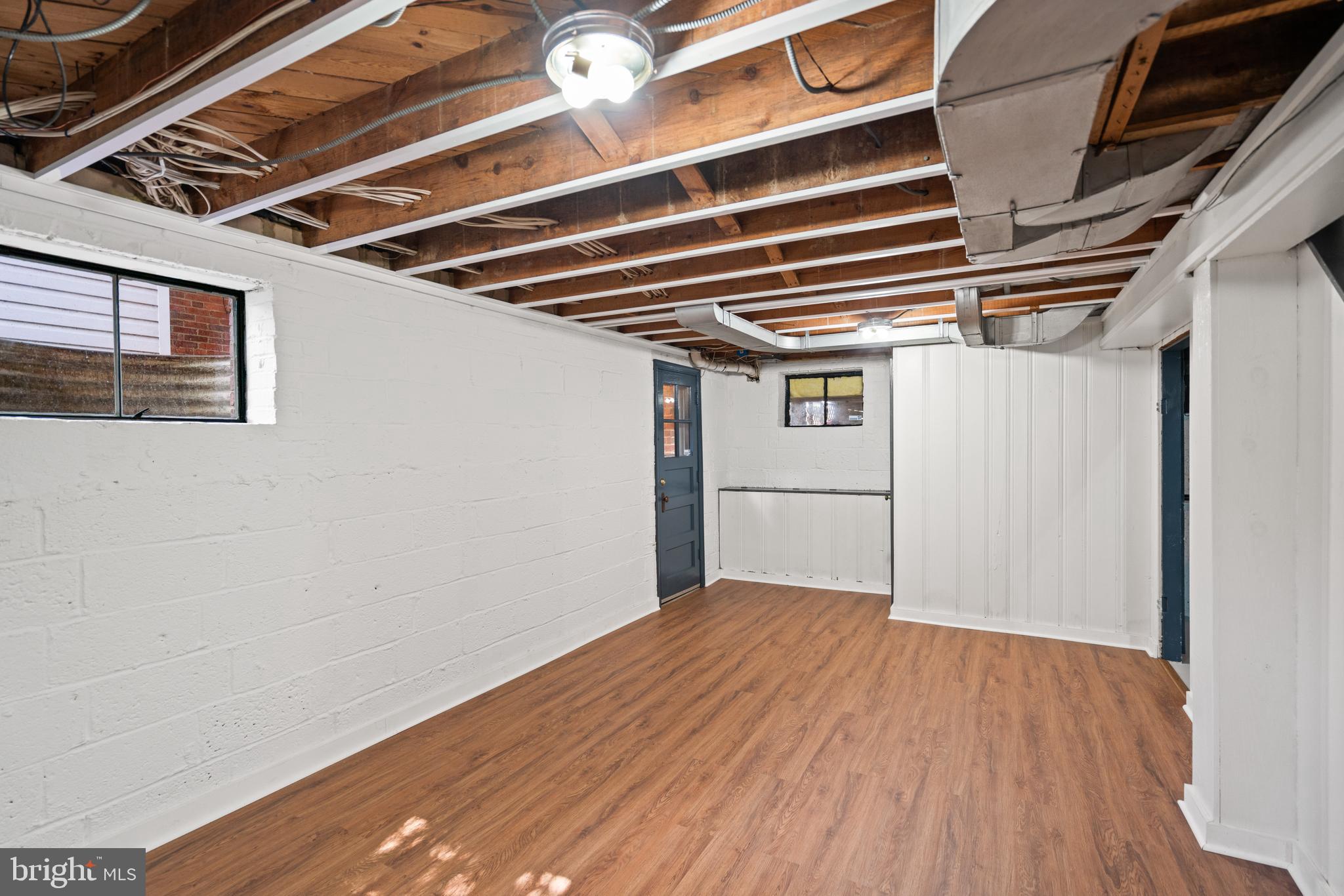 GREENWICH FOREST - Residential