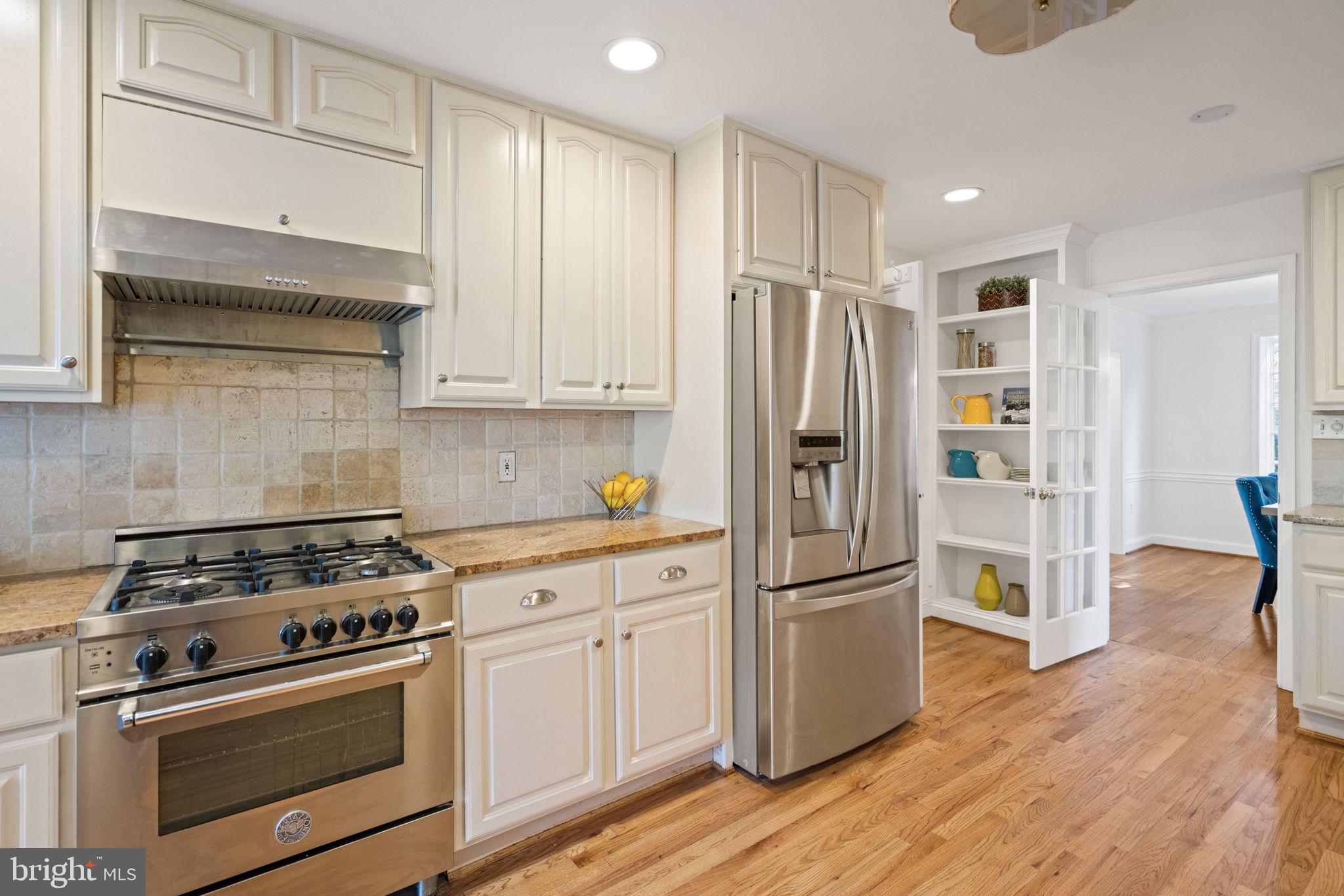 GREENWICH FOREST - Residential