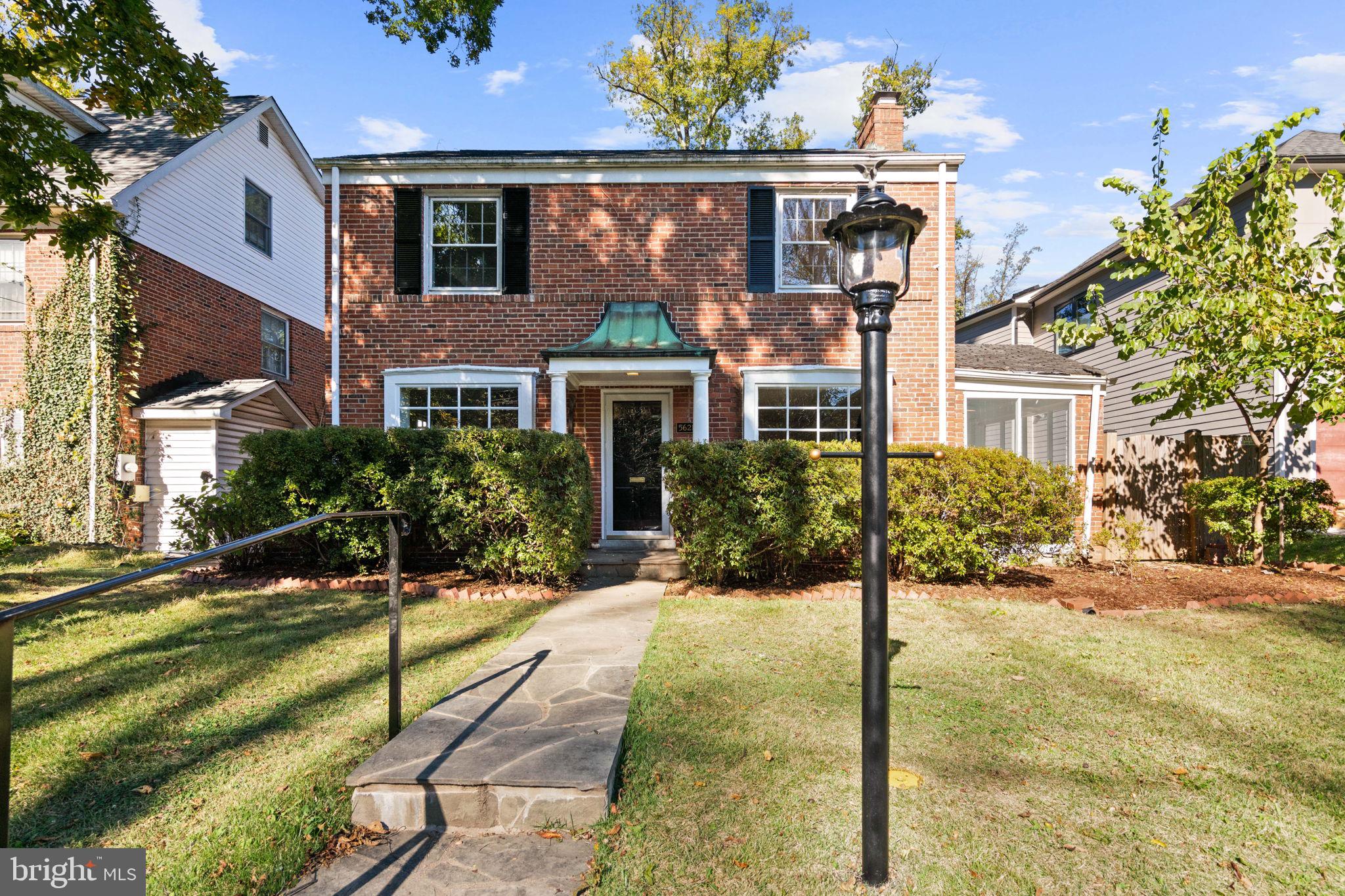 GREENWICH FOREST - Residential
