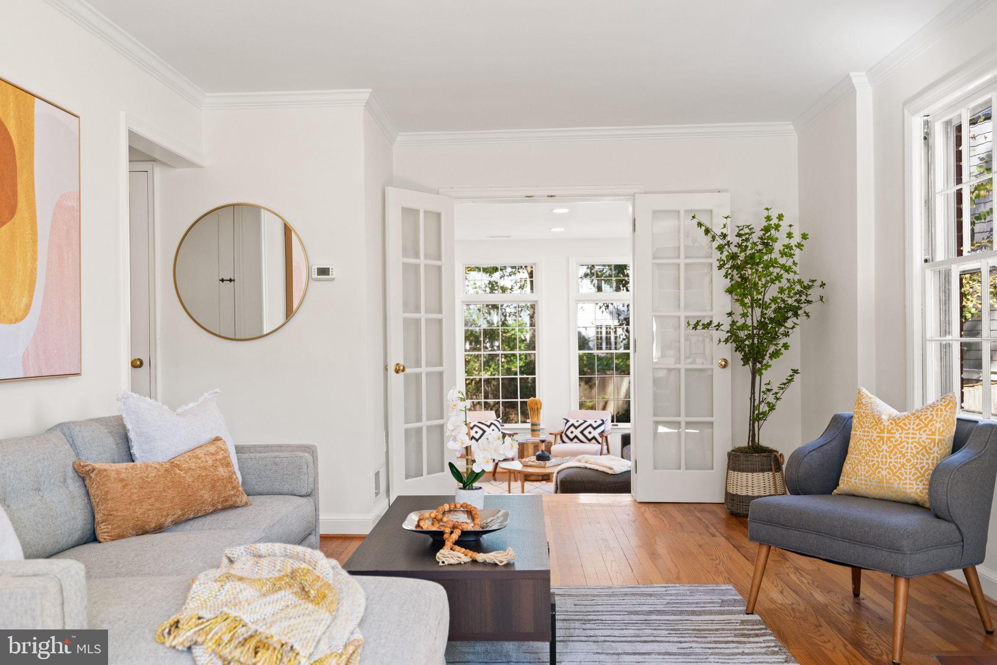 GREENWICH FOREST - Residential