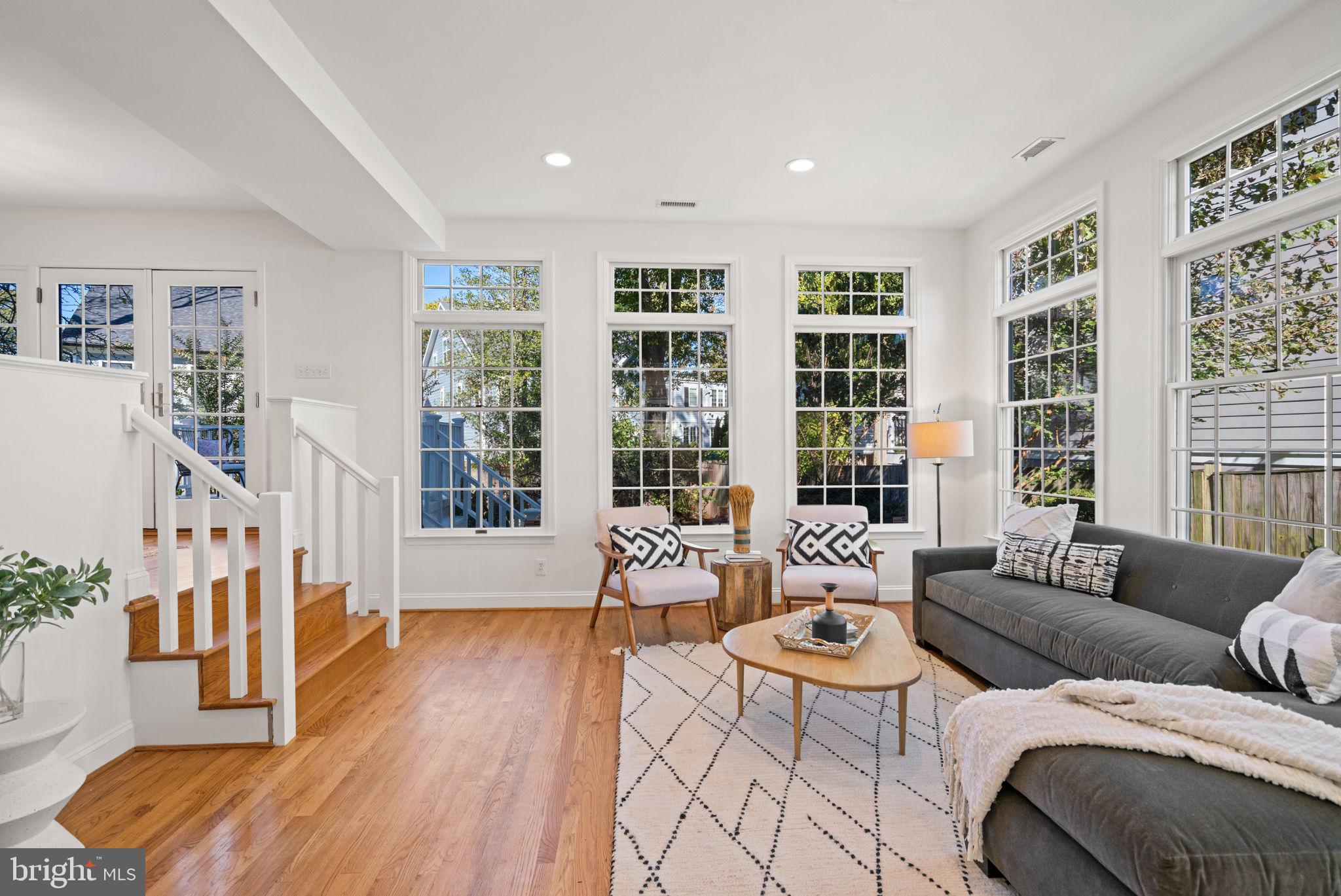 GREENWICH FOREST - Residential