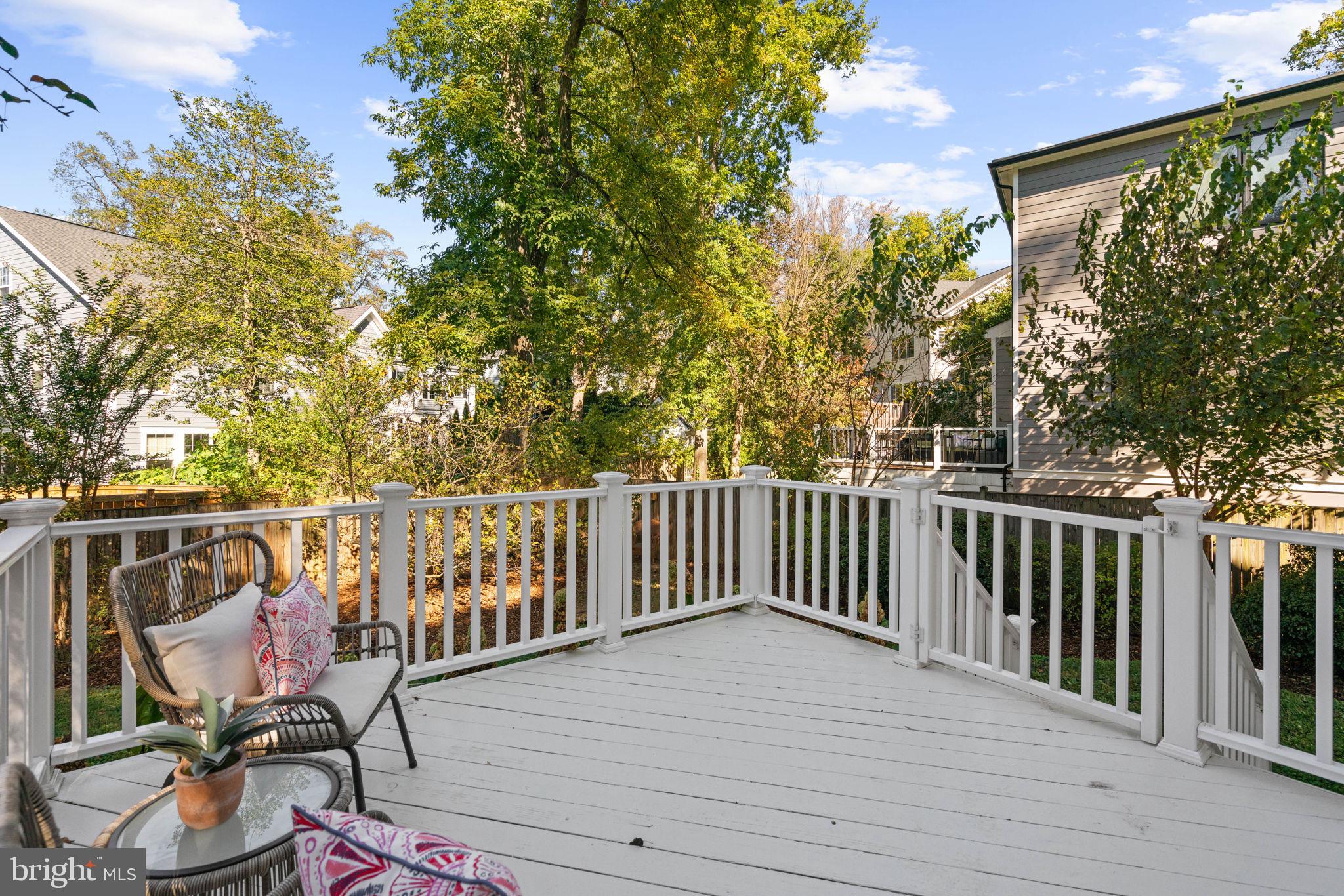 GREENWICH FOREST - Residential