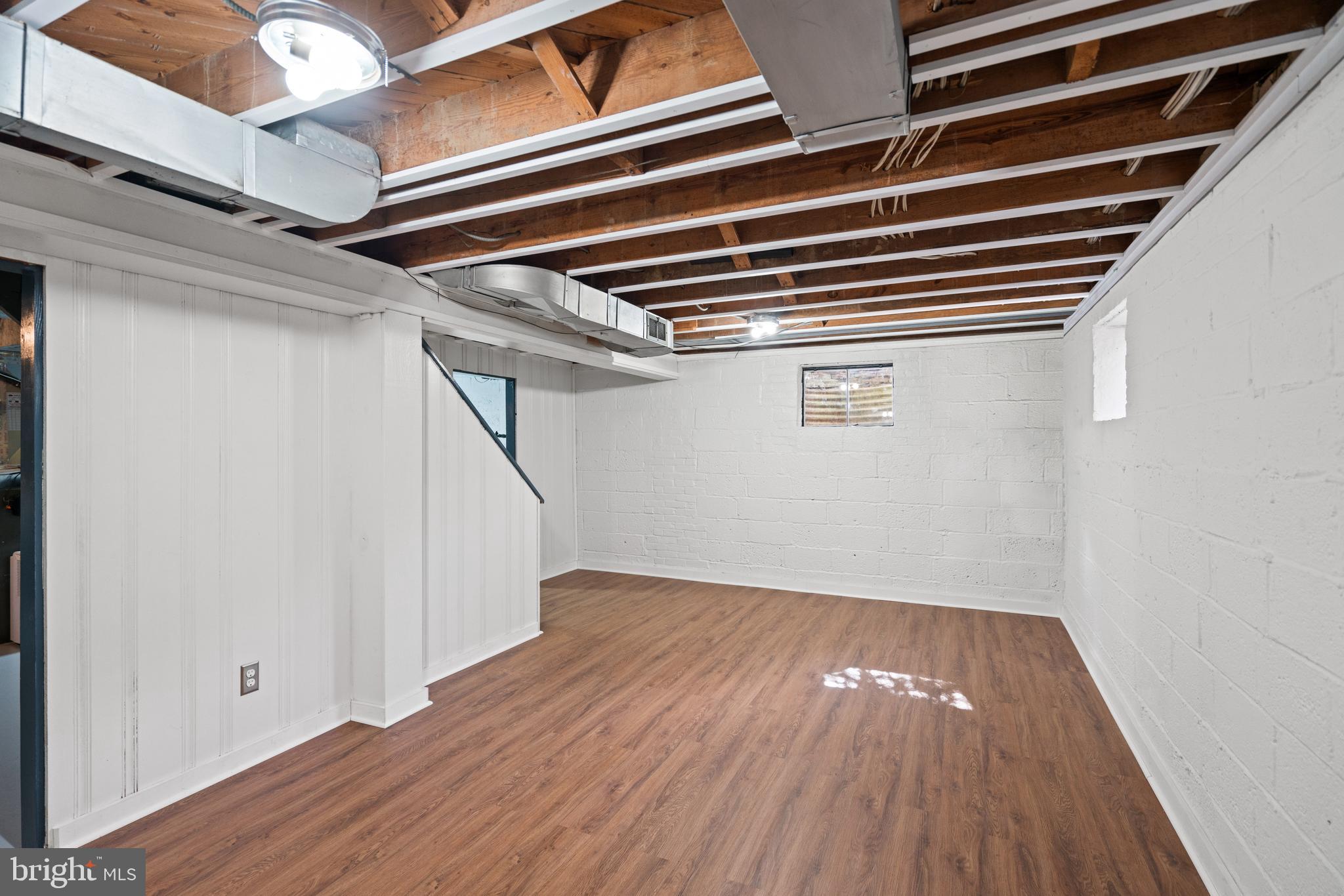 GREENWICH FOREST - Residential