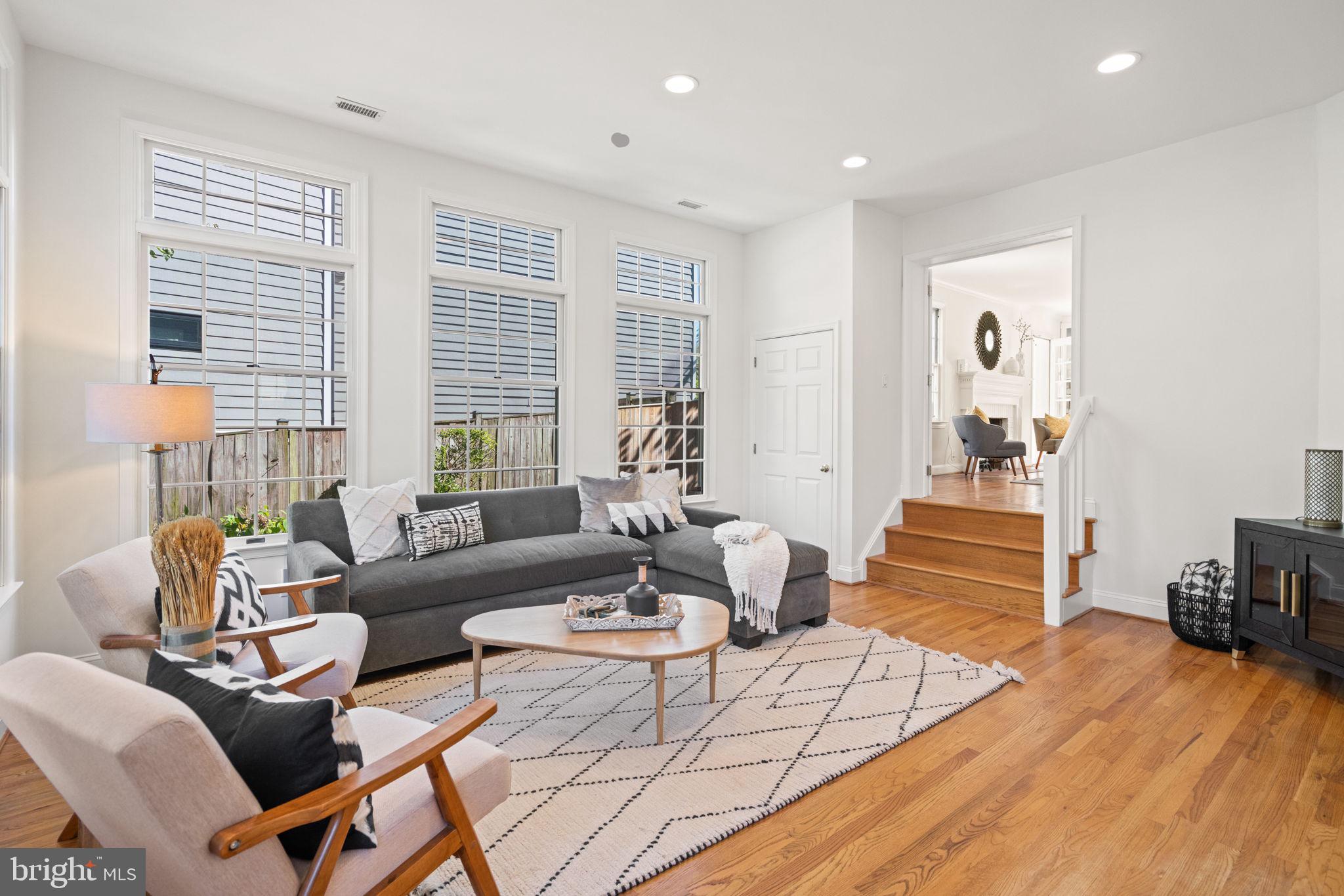 GREENWICH FOREST - Residential