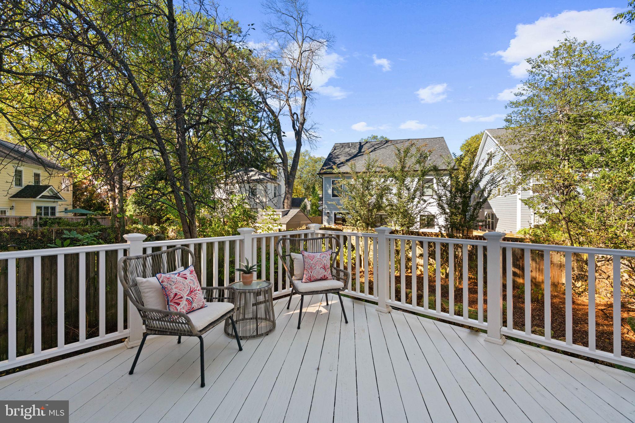 GREENWICH FOREST - Residential