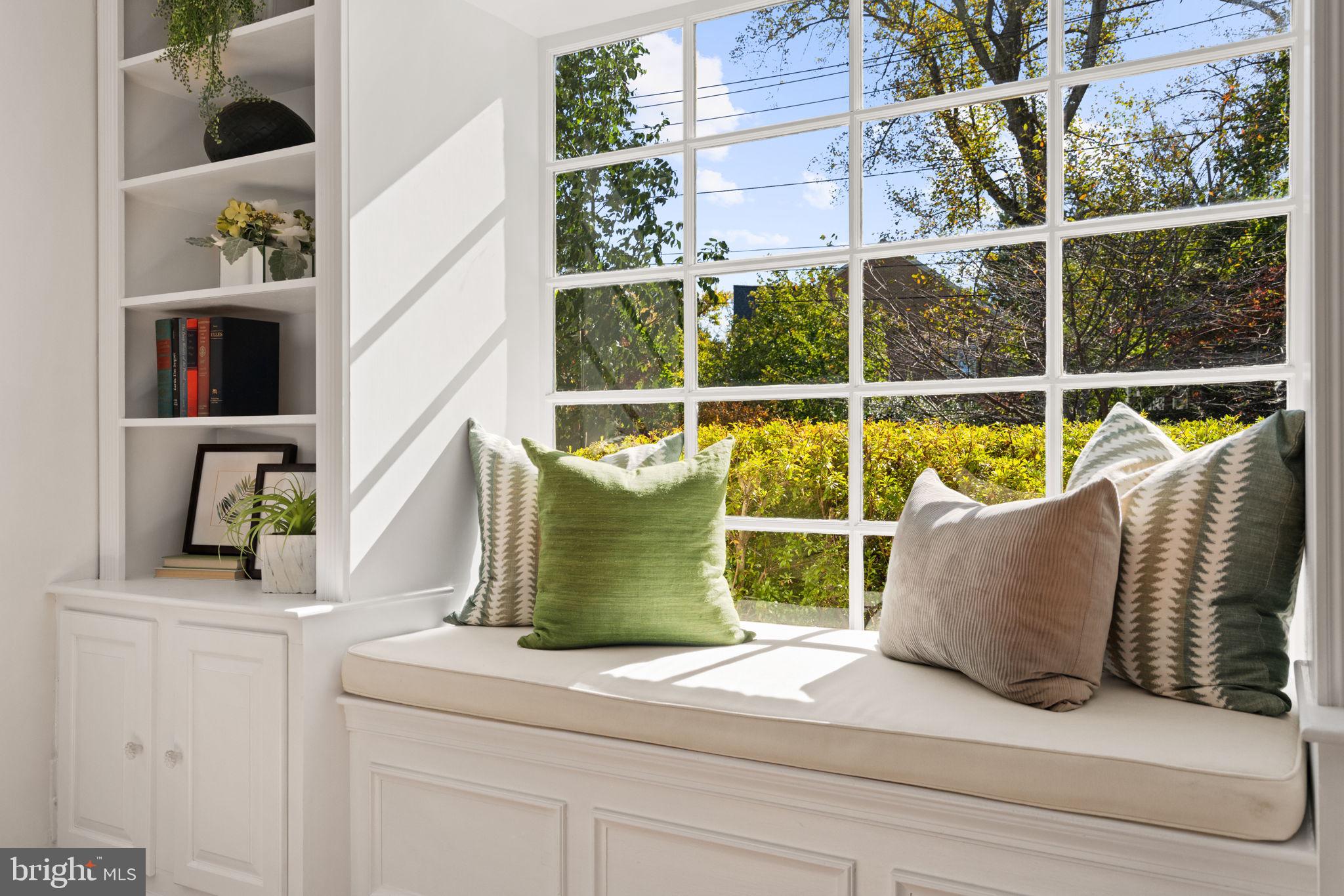 GREENWICH FOREST - Residential