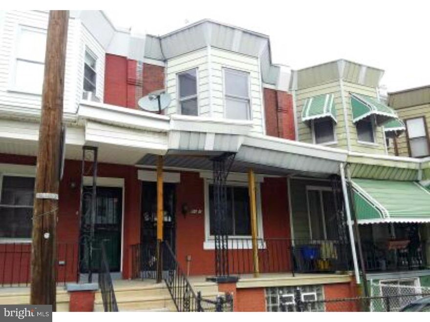 Porch front in west philadelphia offers a nice open floor plan, eat in kitchen with oak cabinets three nice sized bedrooms and a full walk out basement, this home is close to public transportation, schools, shopping. Make this your new home