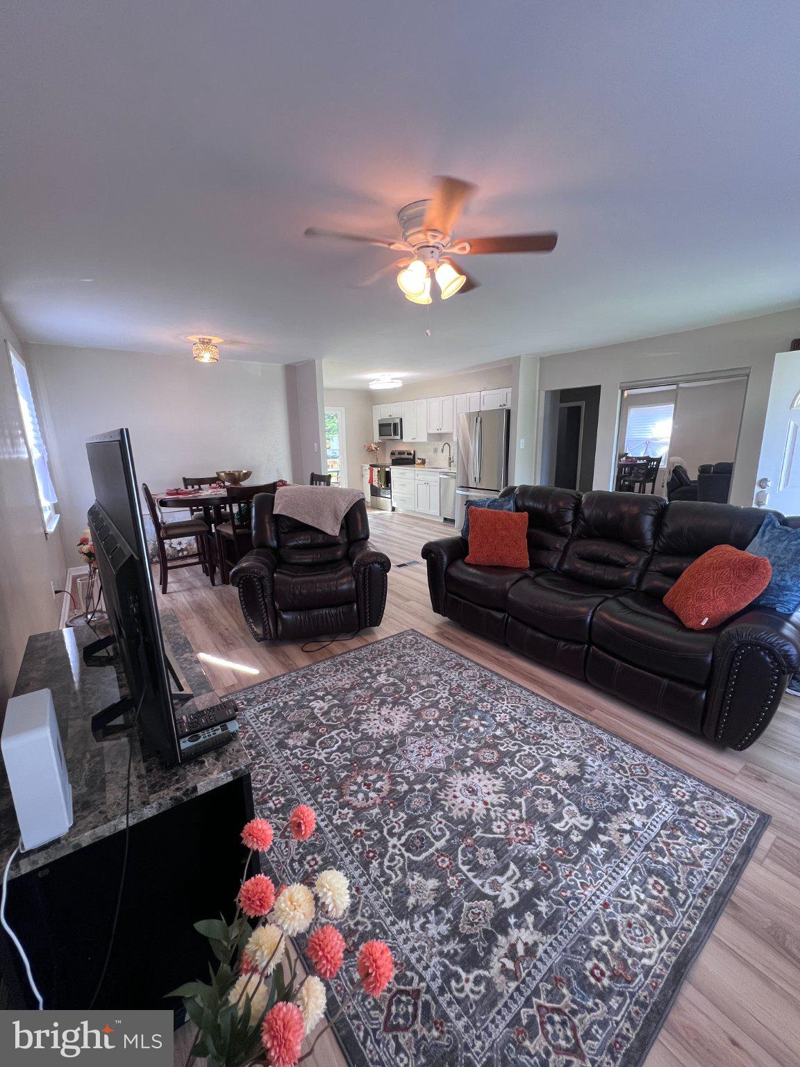 518 CARVER COURT