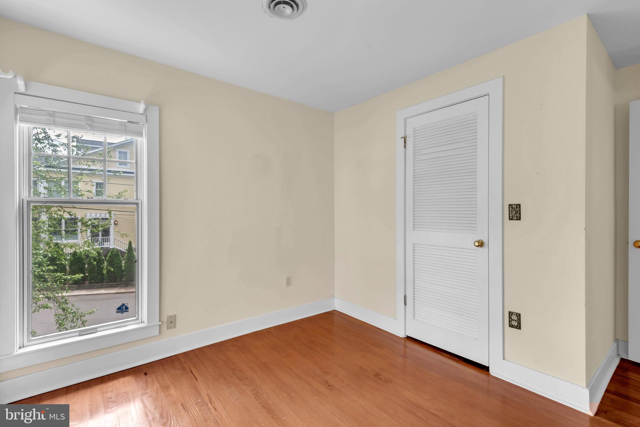 MURRAY HILL - Residential