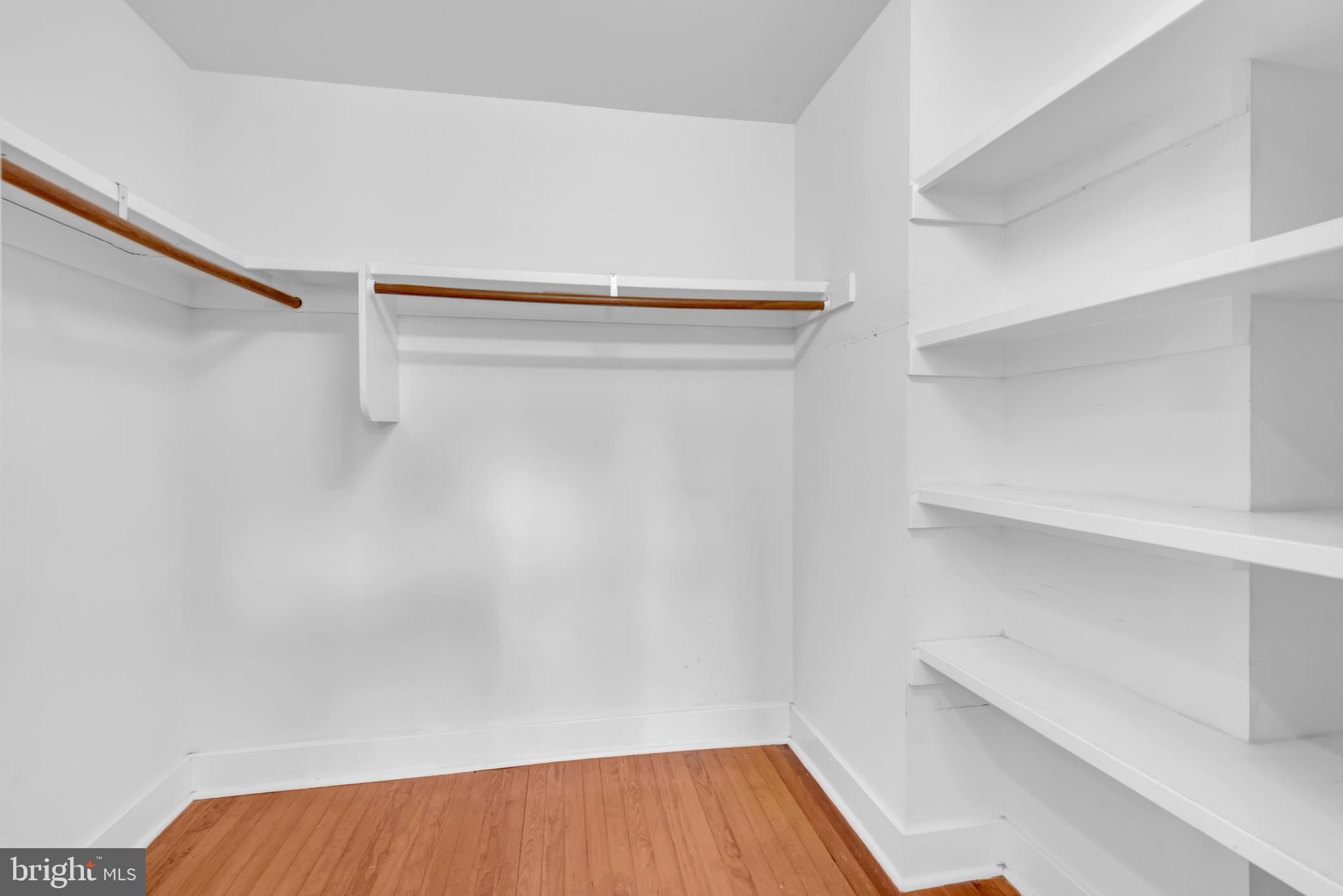 MURRAY HILL - Residential