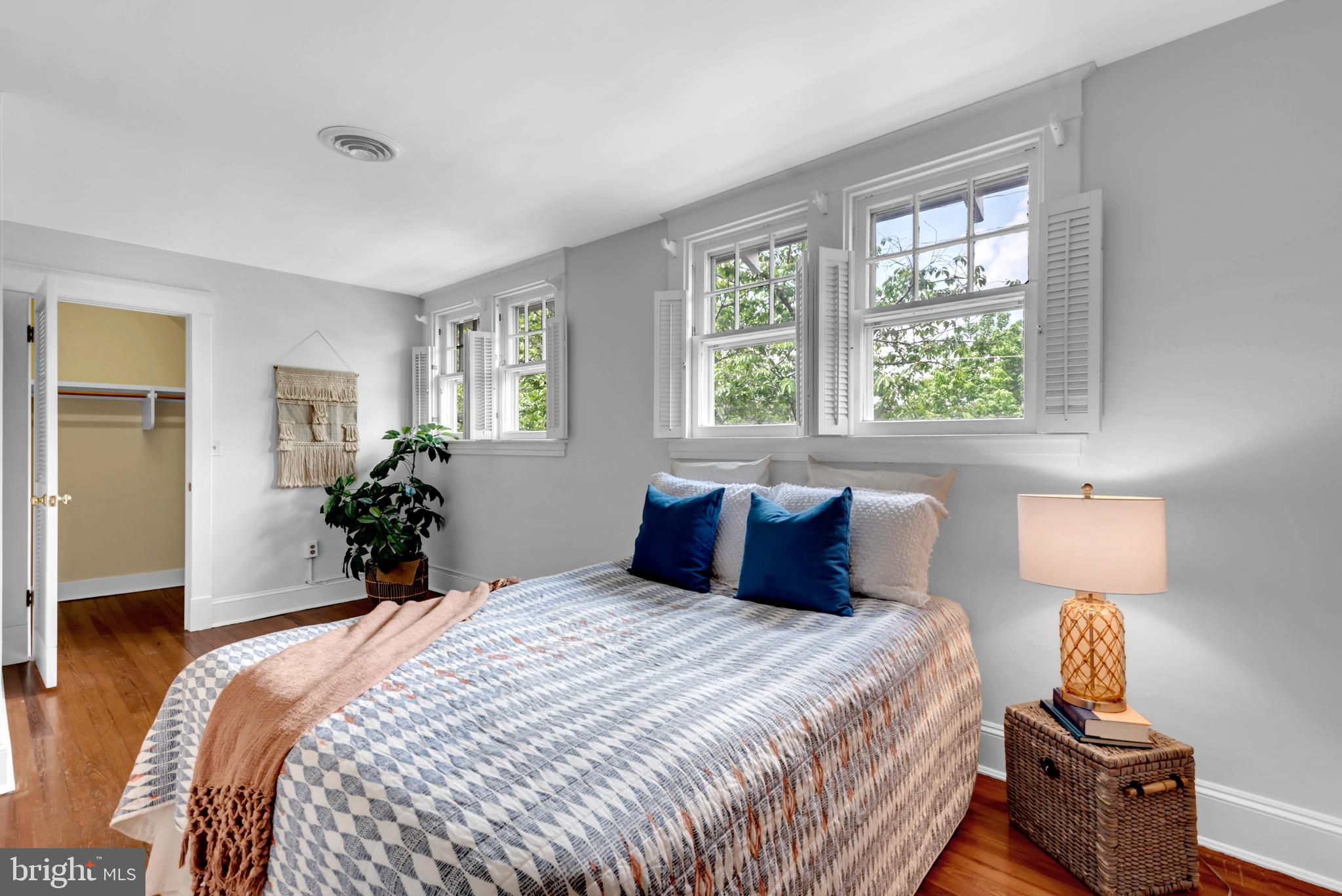 MURRAY HILL - Residential