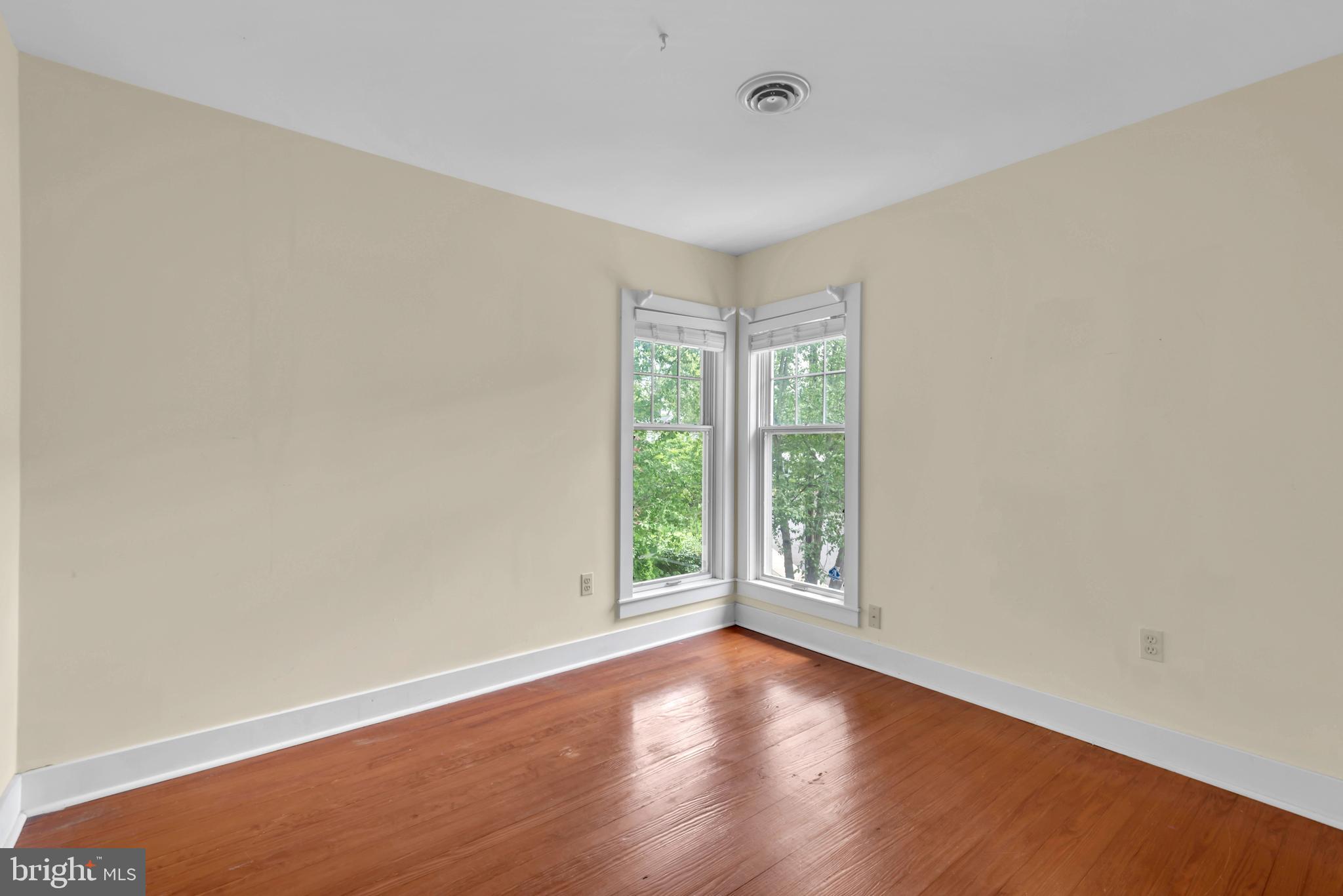 MURRAY HILL - Residential