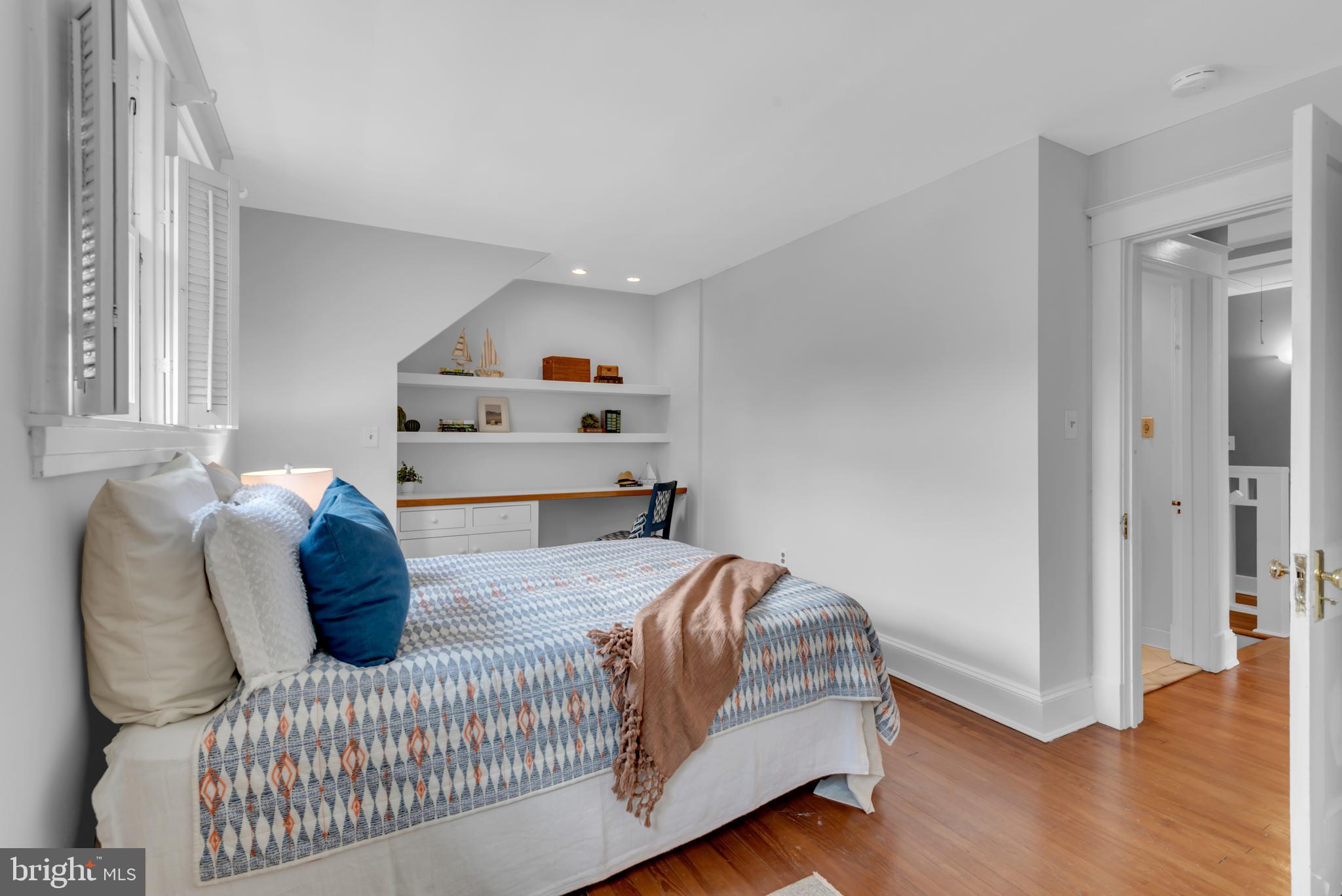 MURRAY HILL - Residential