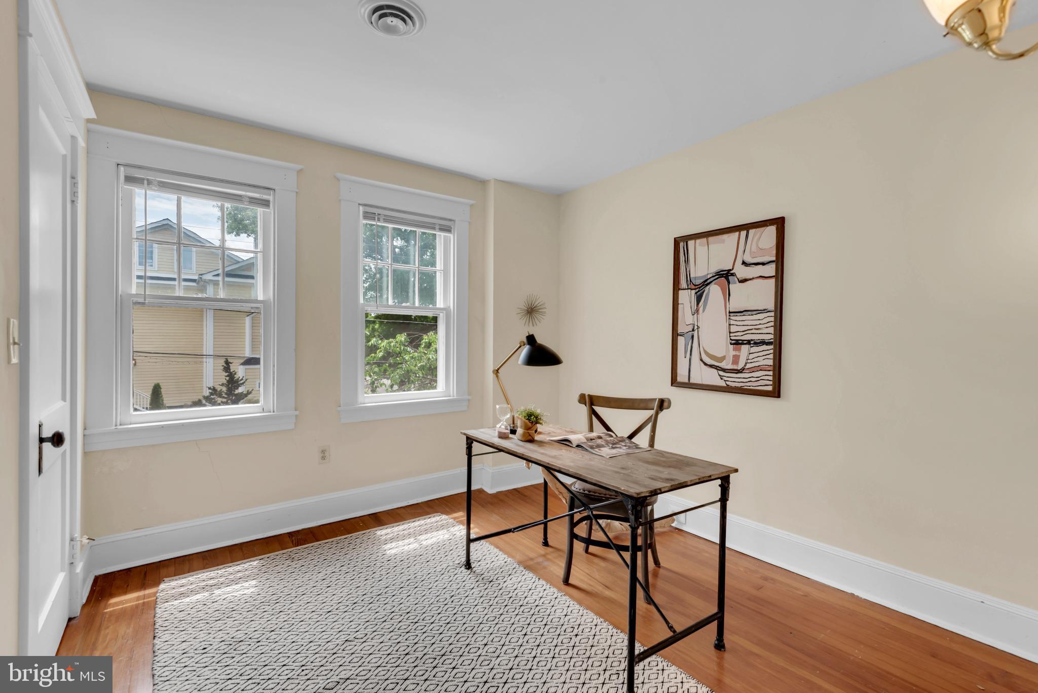 MURRAY HILL - Residential