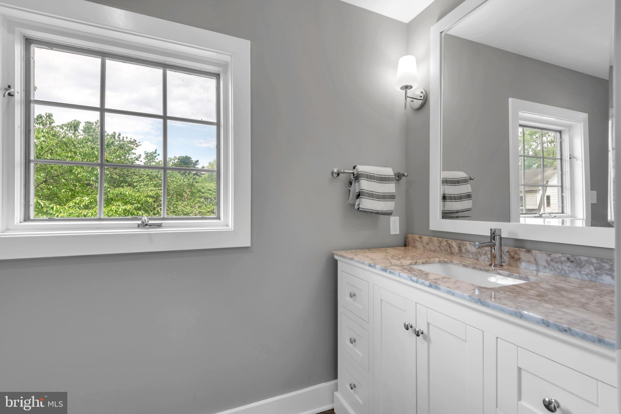 MURRAY HILL - Residential