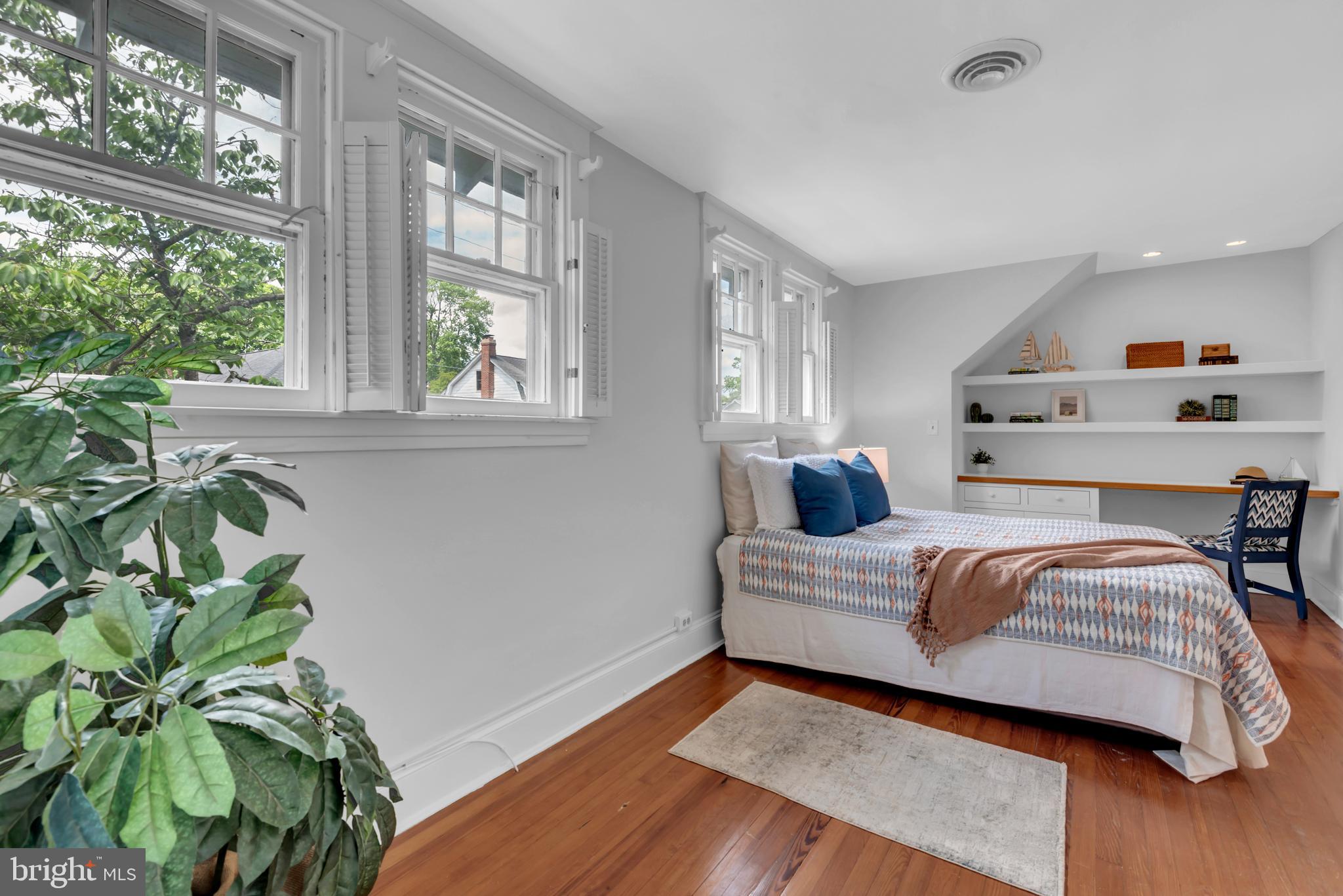 MURRAY HILL - Residential