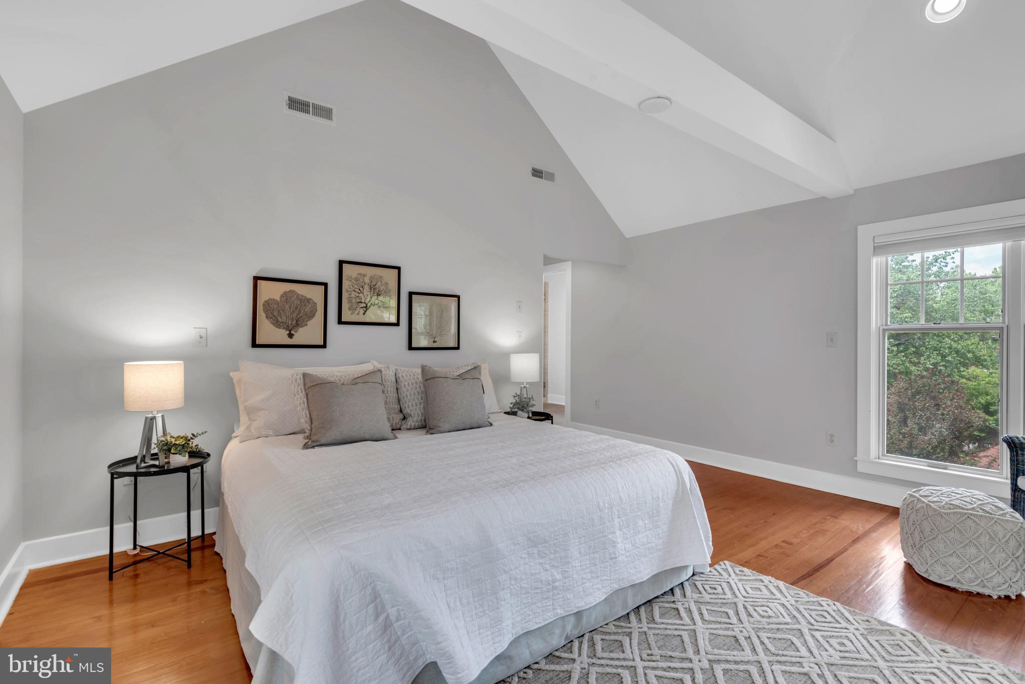 MURRAY HILL - Residential