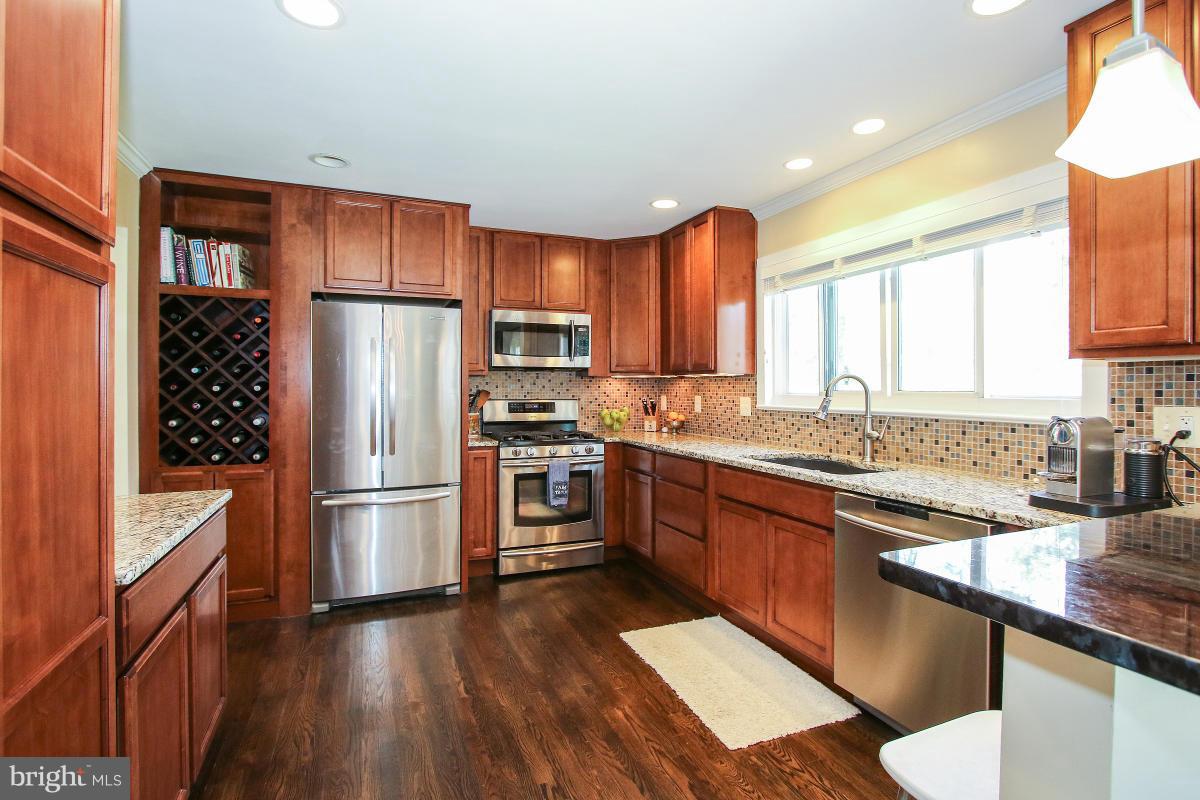 MANOR WOODS - Residential Lease