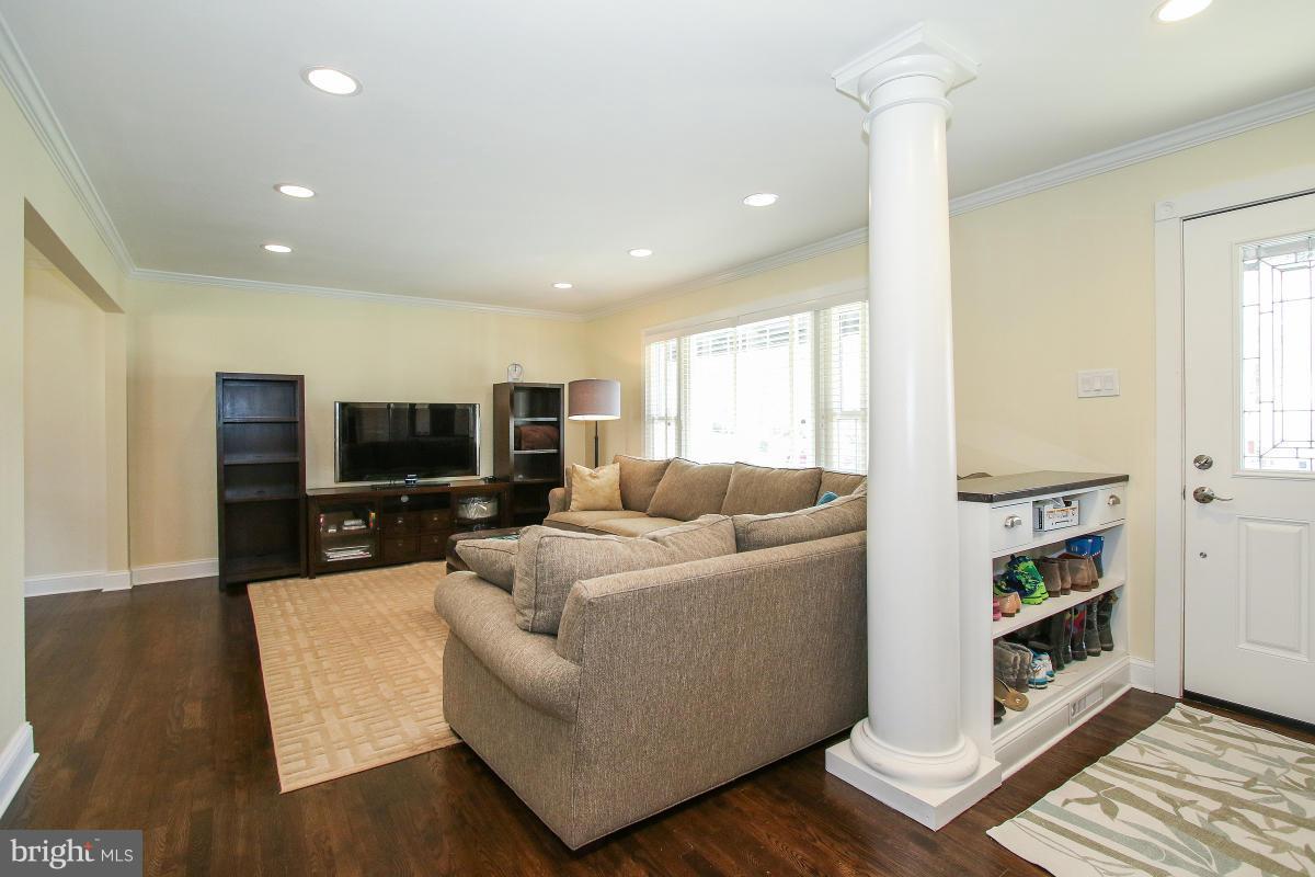 MANOR WOODS - Residential Lease