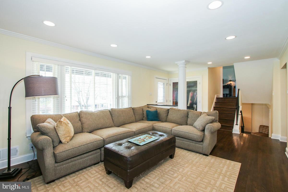 MANOR WOODS - Residential Lease