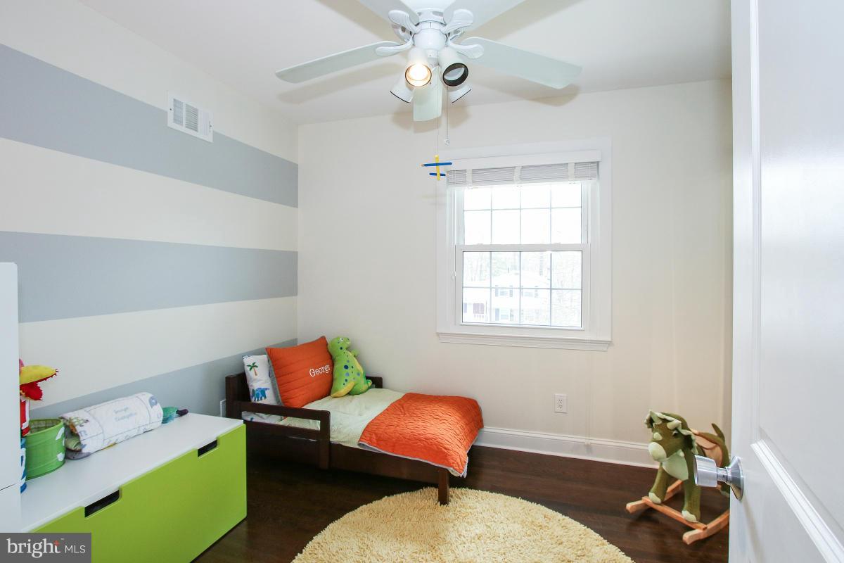 MANOR WOODS - Residential Lease