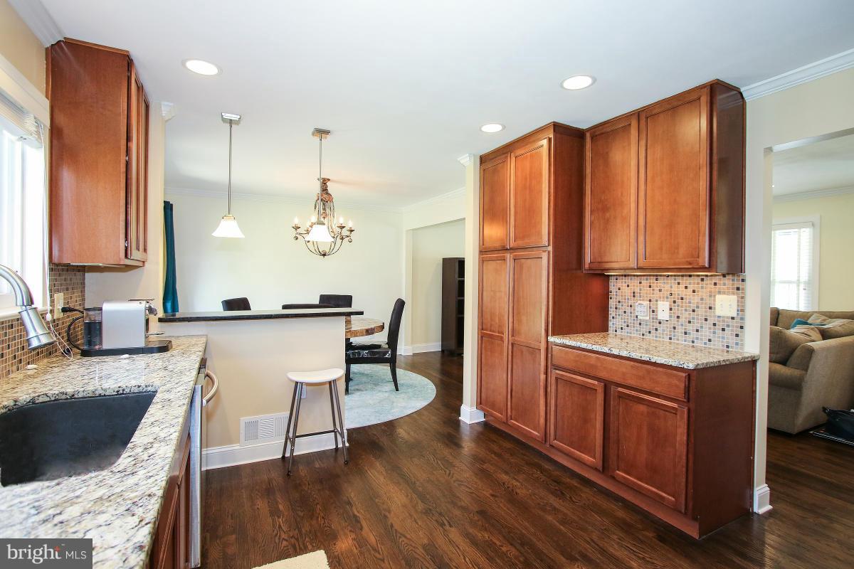 MANOR WOODS - Residential Lease