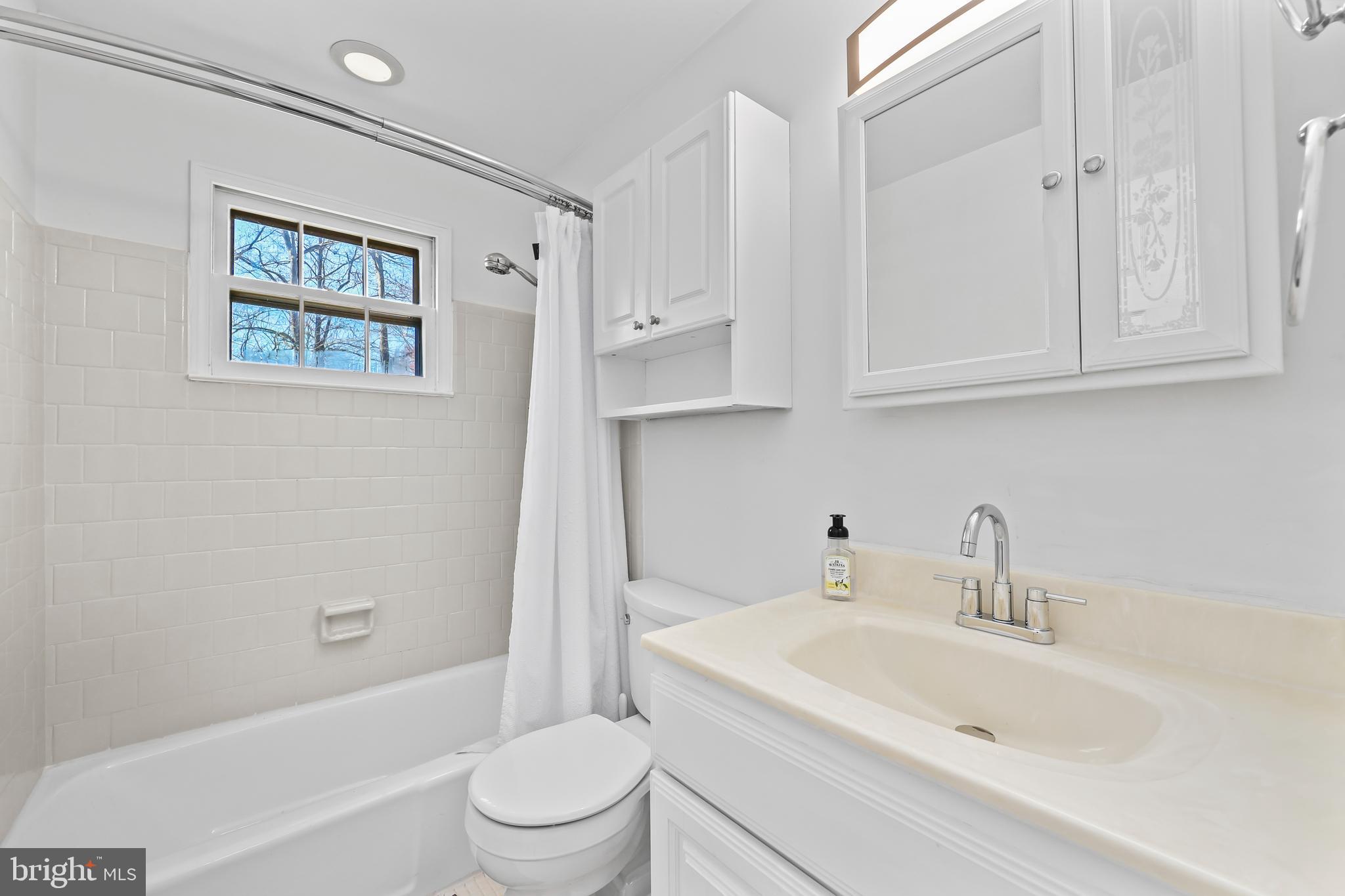 ORANGE HUNT ESTATES - Residential