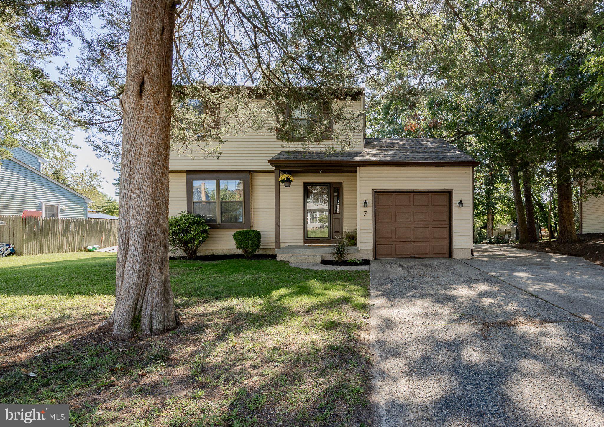7 PINE GLEN DRIVE