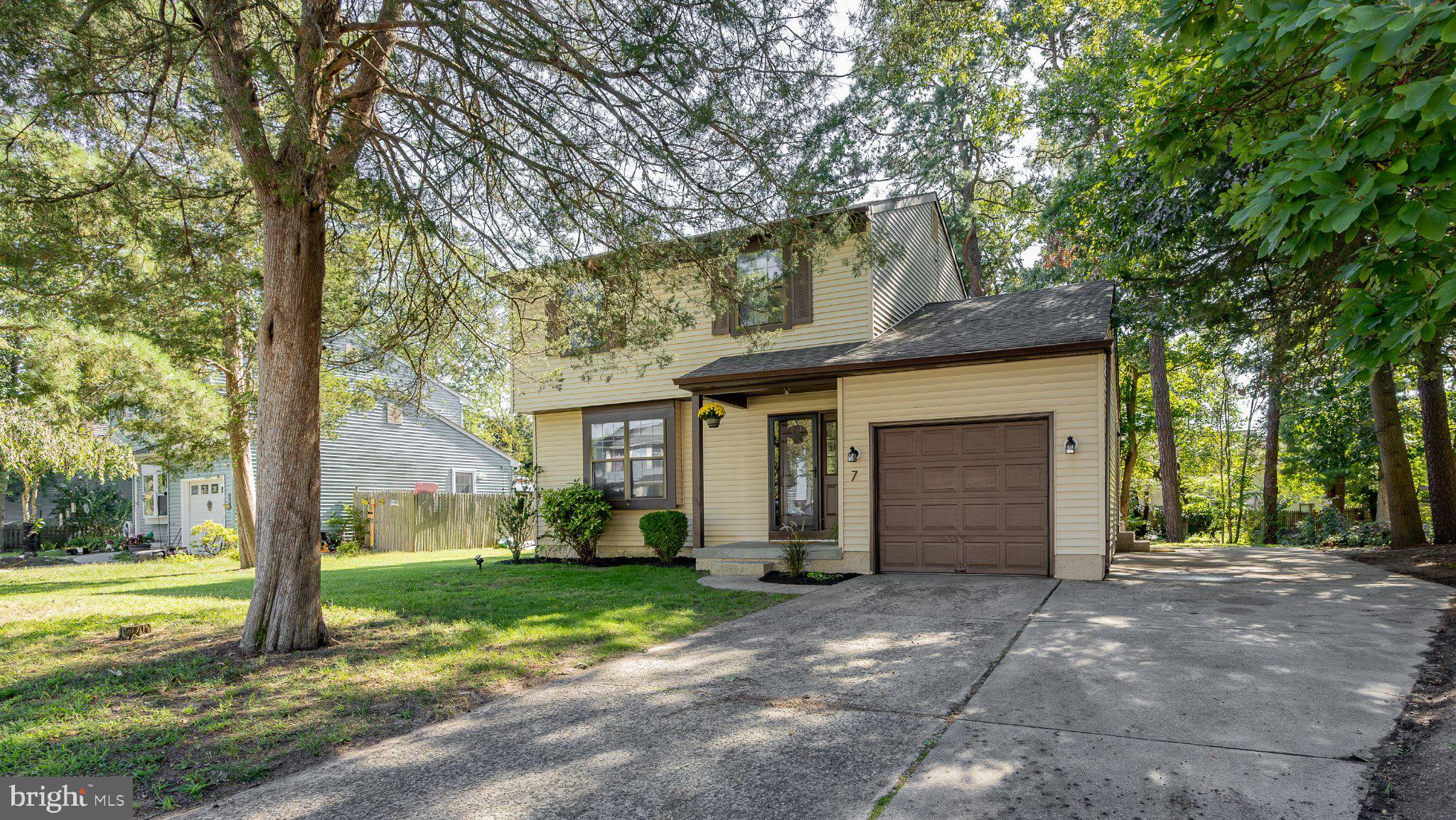 7 PINE GLEN DRIVE