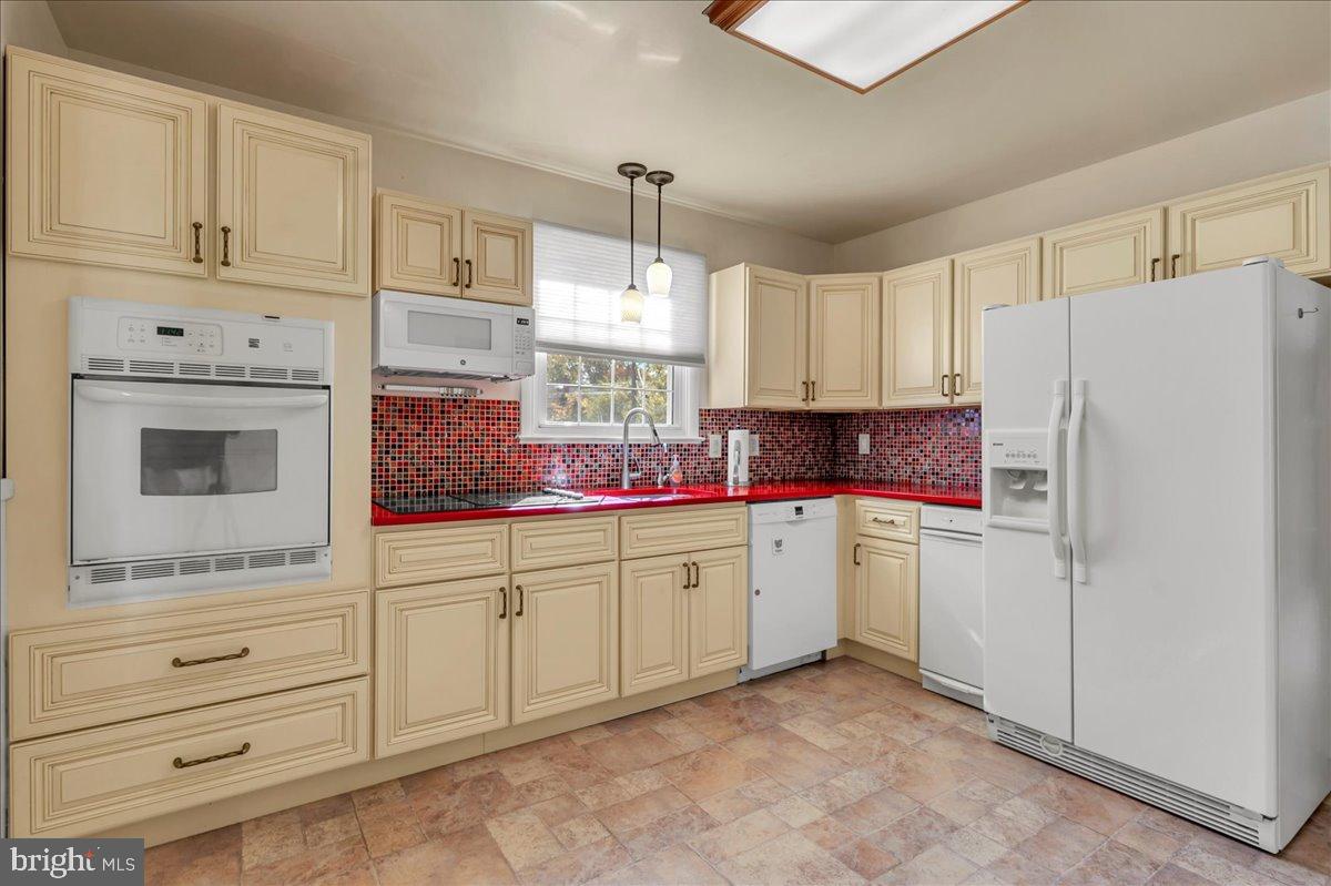 GRAYLYN CREST - Residential