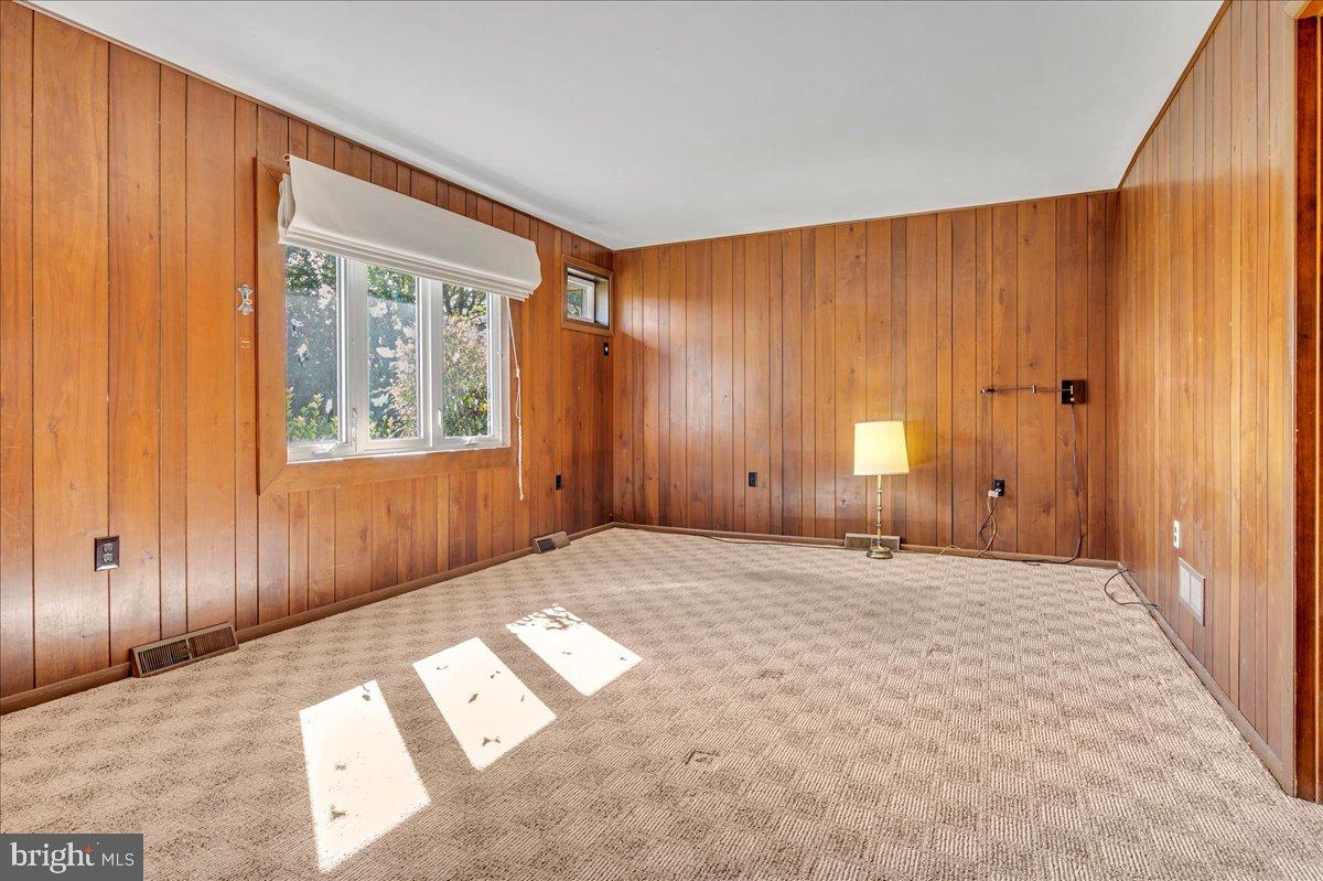 GRAYLYN CREST - Residential