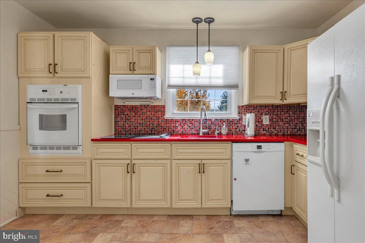 GRAYLYN CREST - Residential