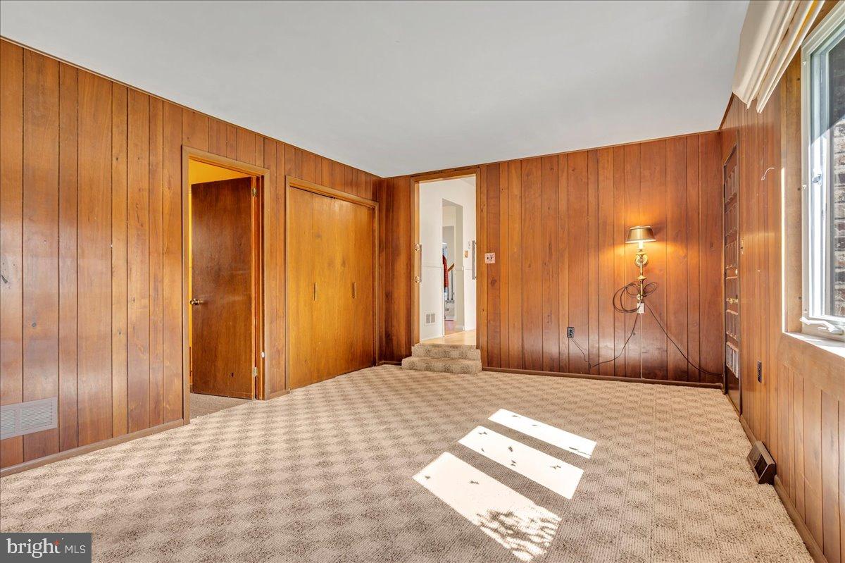 GRAYLYN CREST - Residential