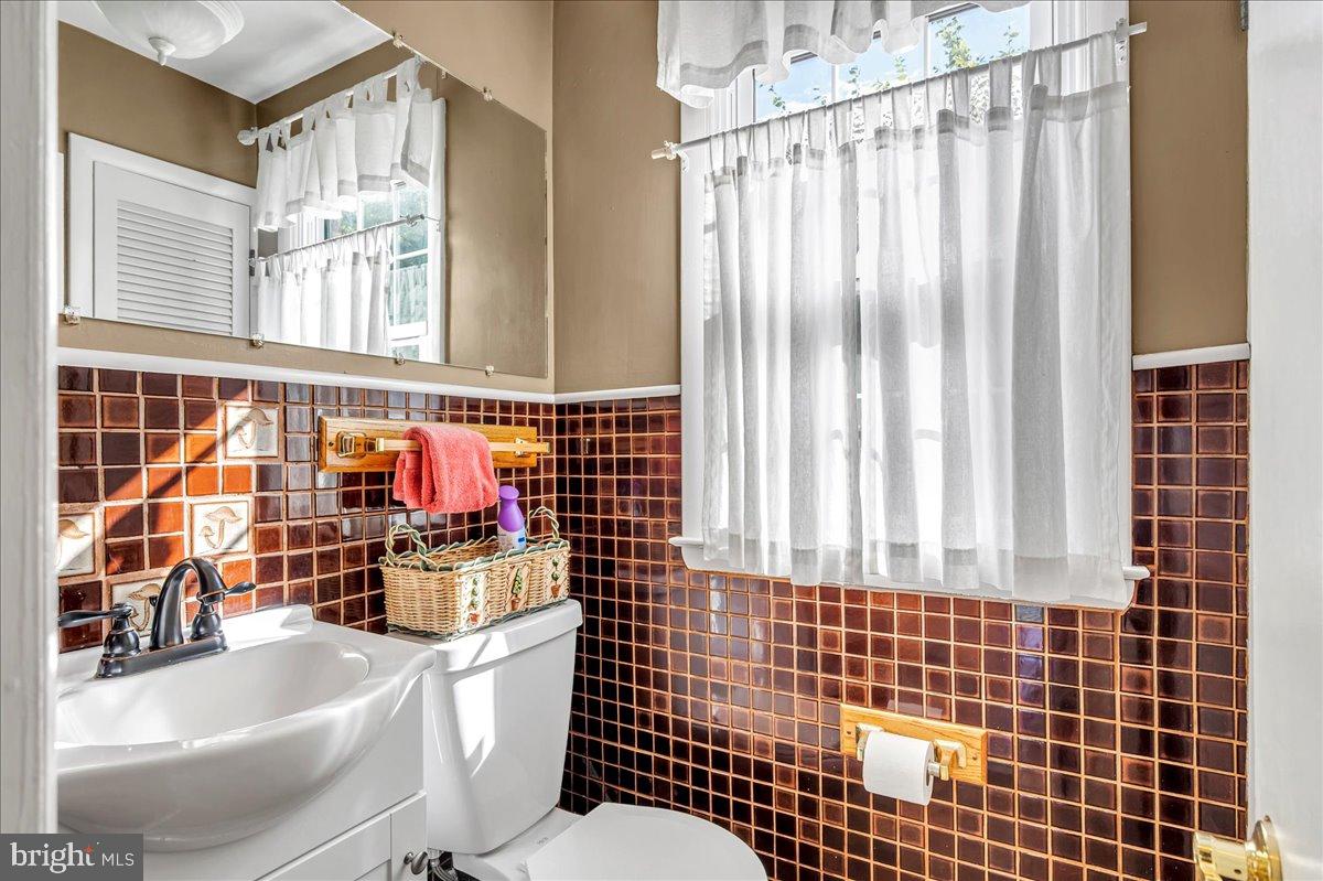 GRAYLYN CREST - Residential