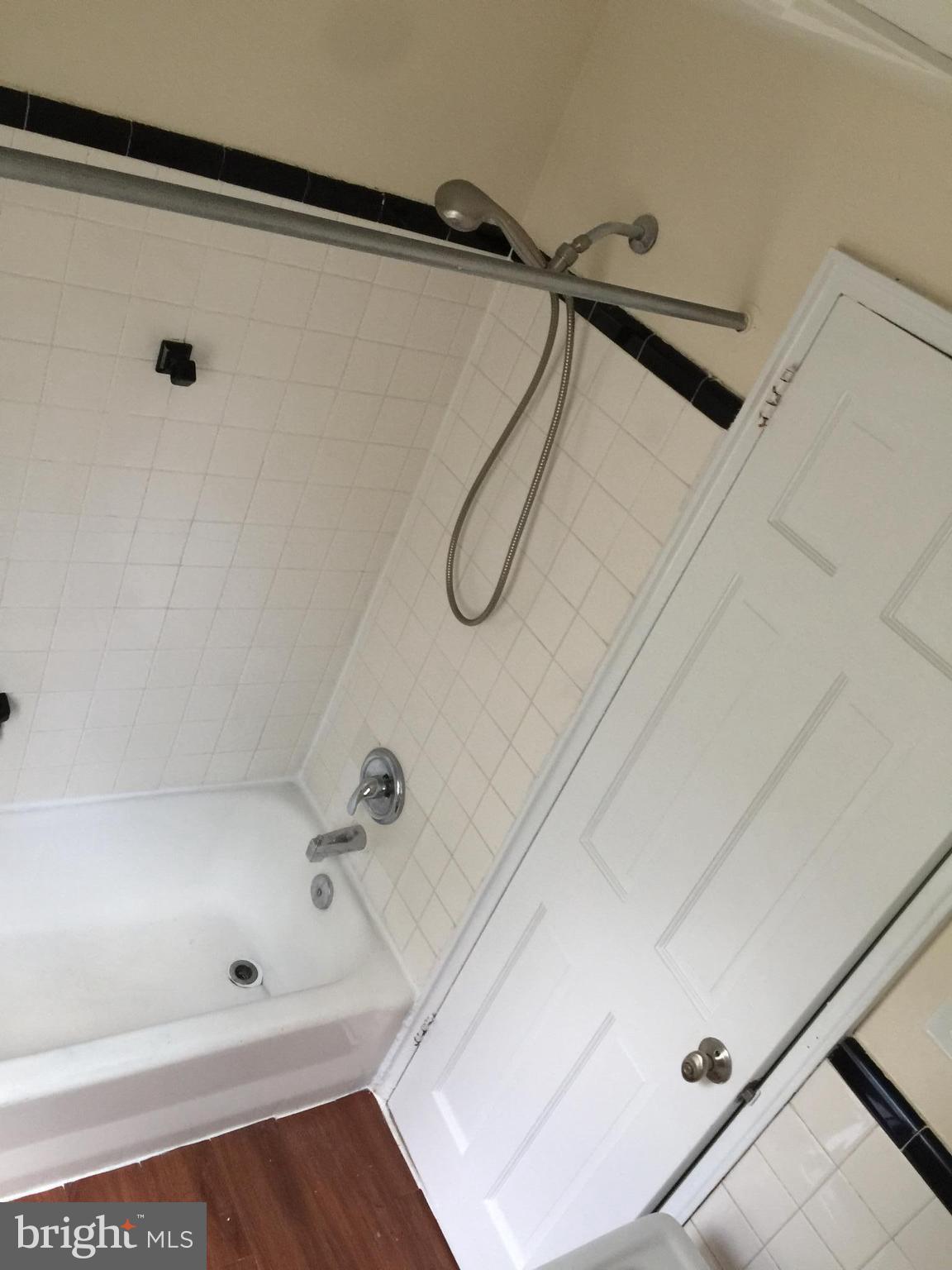 WARWICK VILLAGE - Residential Lease