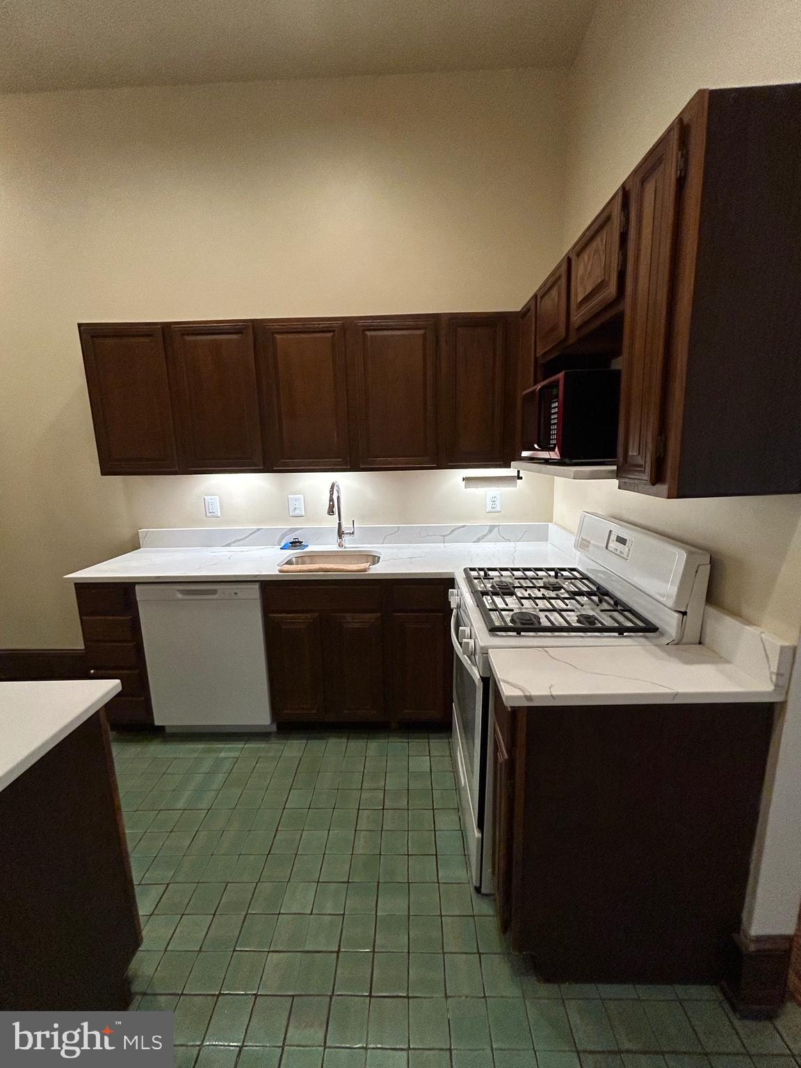 RESERVOIR HILL - Residential Lease