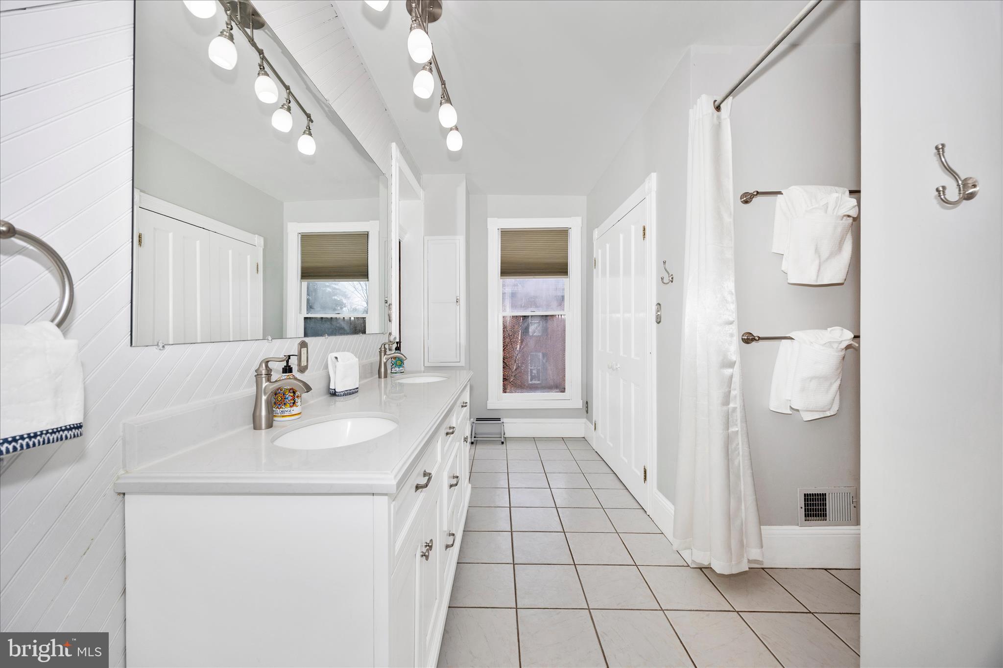 MIDDLETOWN - Residential