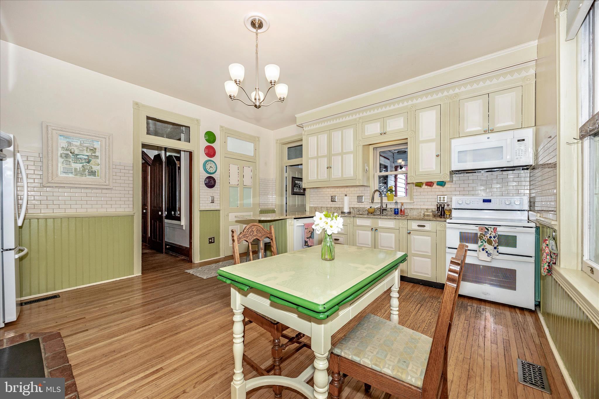 MIDDLETOWN - Residential