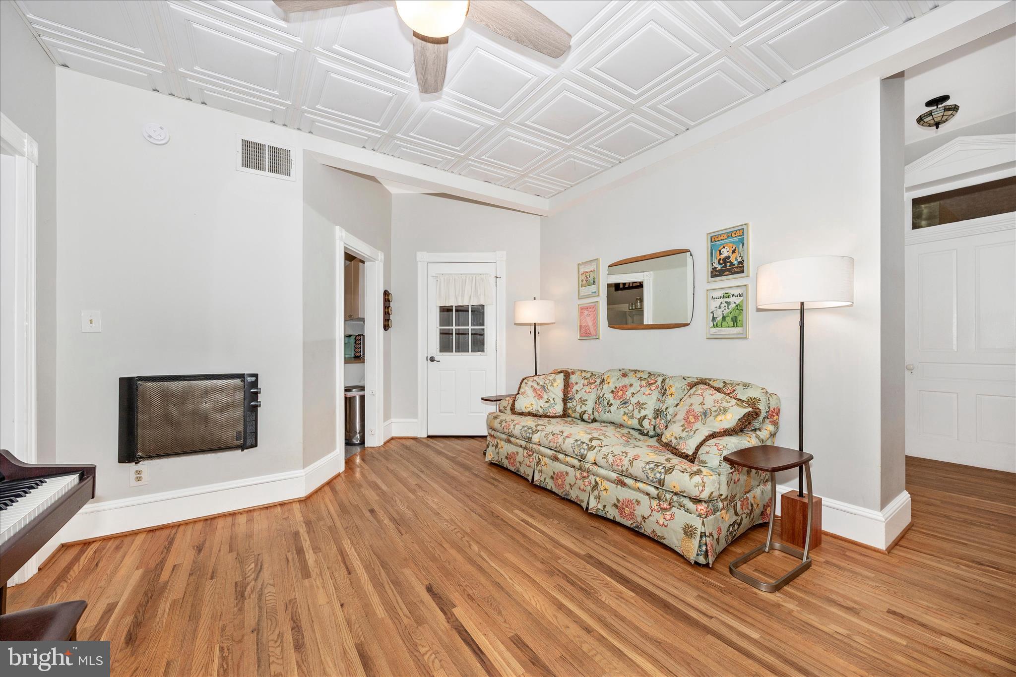 MIDDLETOWN - Residential