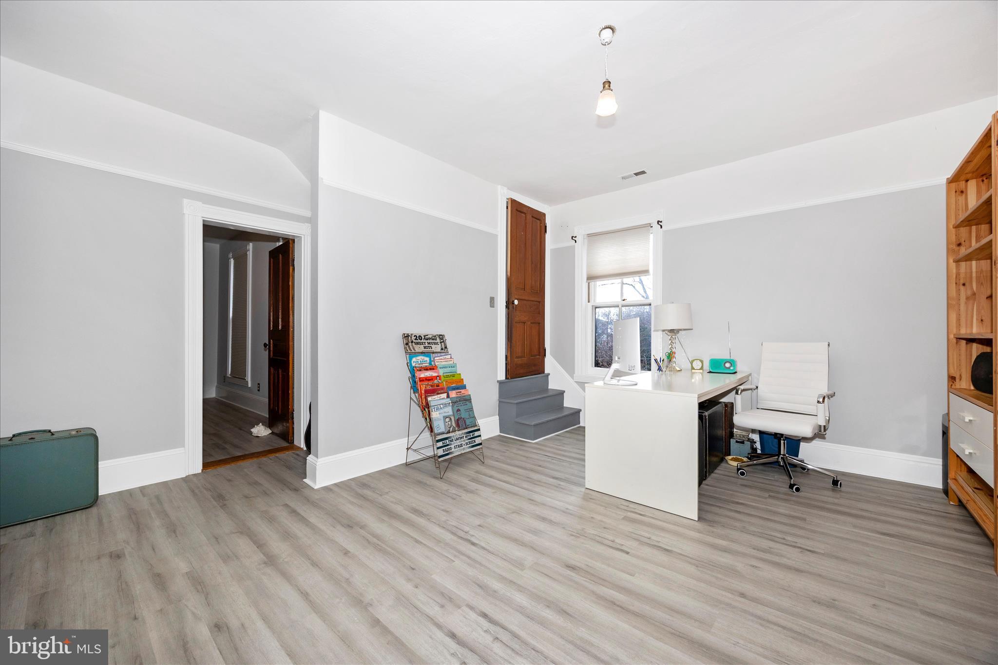 MIDDLETOWN - Residential