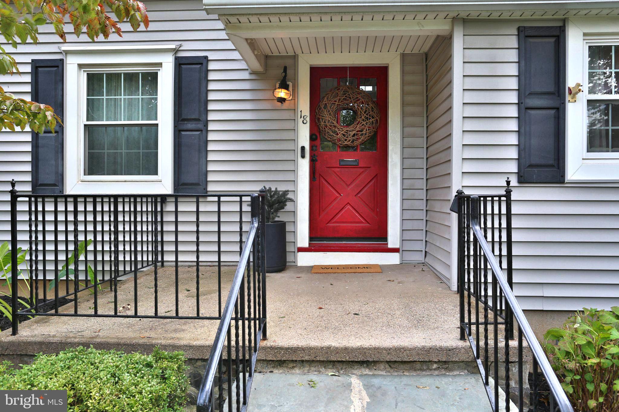 18 MANNING LANE