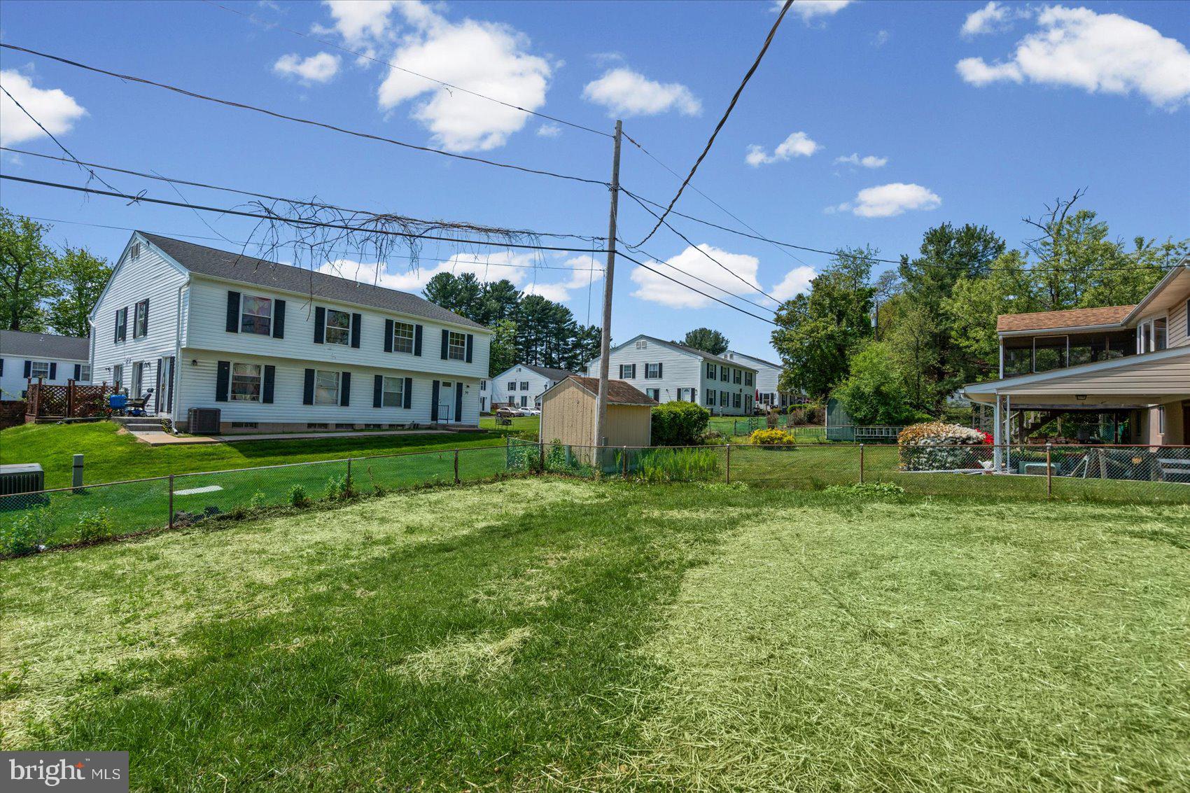 SUBURBIA - Residential