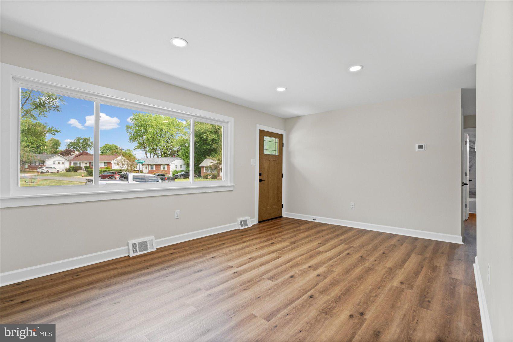 SUBURBIA - Residential